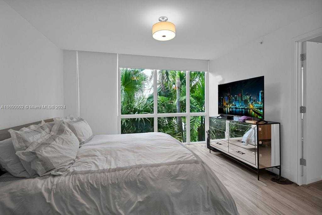 Small Image of 1000 99TH ST #14, Bay Harbor Islands Number 8
