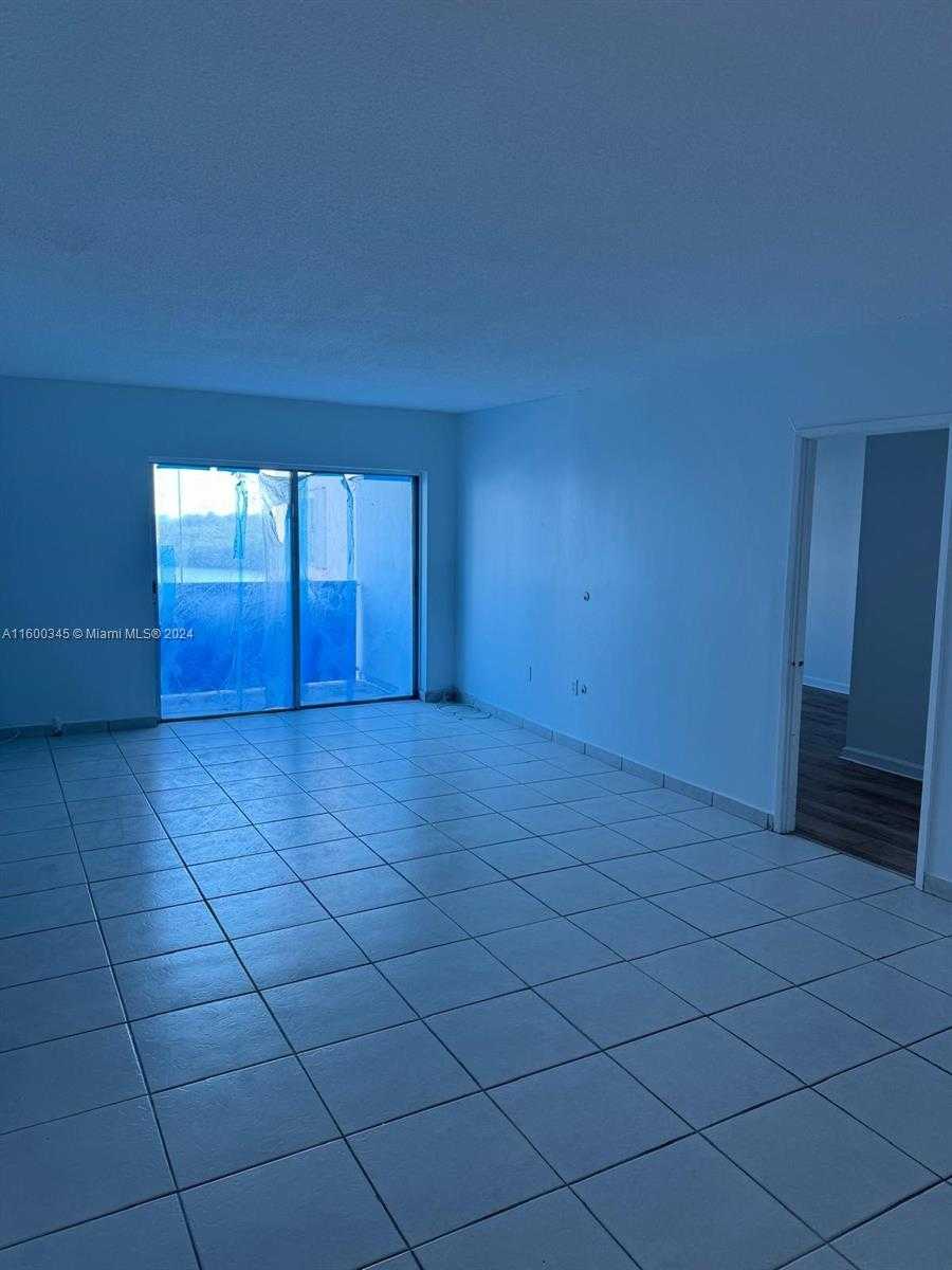 Small Image of 400 KINGS POINT DR #719, Sunny Isles Beach Number 4