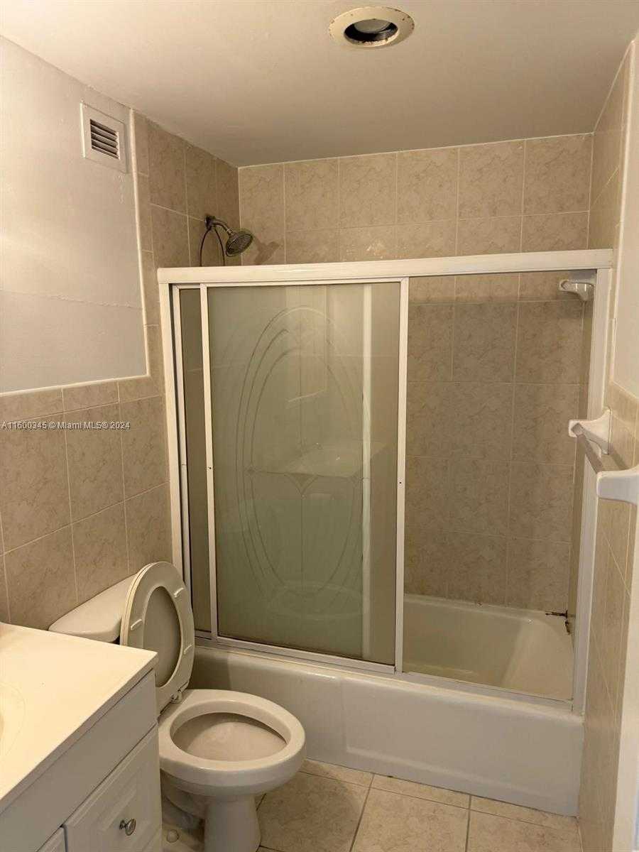 Small Image of 400 KINGS POINT DR #719, Sunny Isles Beach Number 6