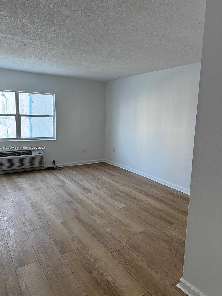 Small Image of 400 KINGS POINT DR #719, Sunny Isles Beach Number 8