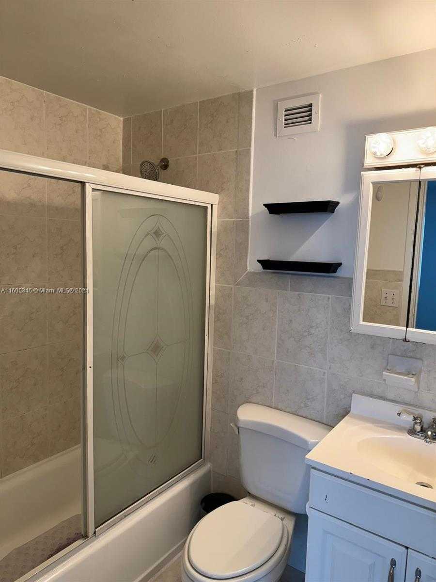 Small Image of 400 KINGS POINT DR #719, Sunny Isles Beach Number 9