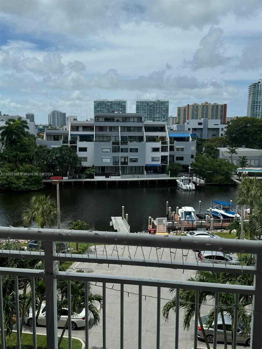 Small Image of 400 KINGS POINT DR #527, Sunny Isles Beach Number 6