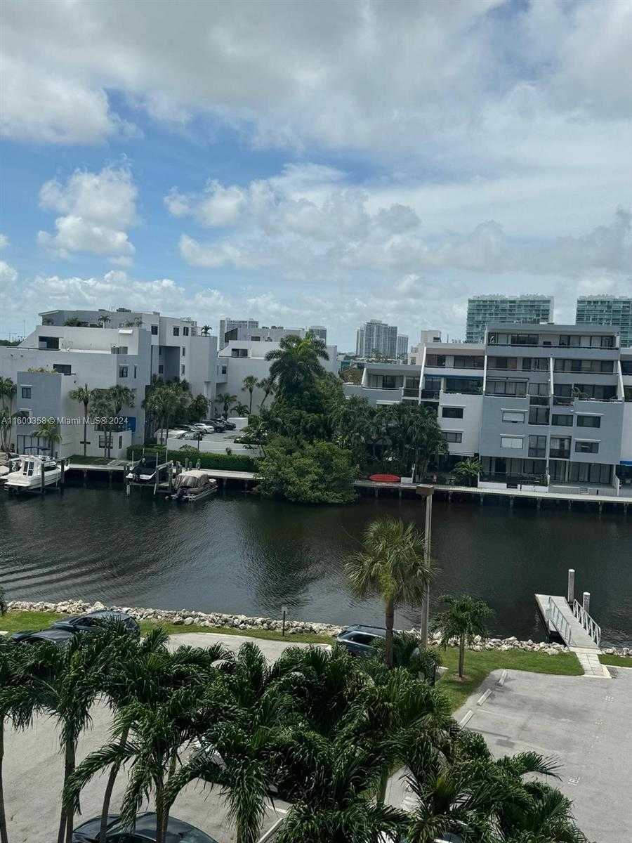 Small Image of 400 KINGS POINT DR #527, Sunny Isles Beach Number 7