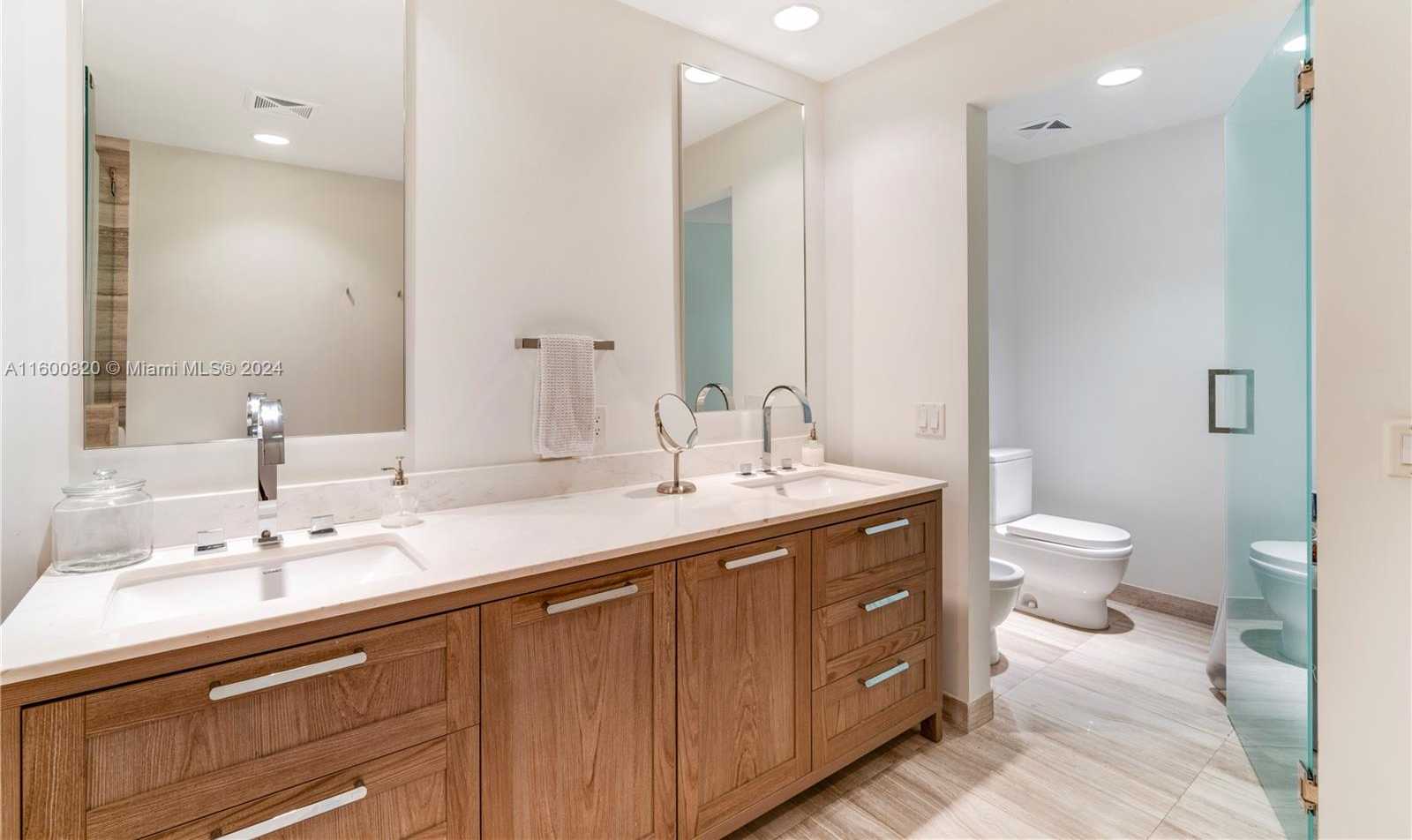 Small Image of 350 OCEAN DR #201N, Key Biscayne Number 36