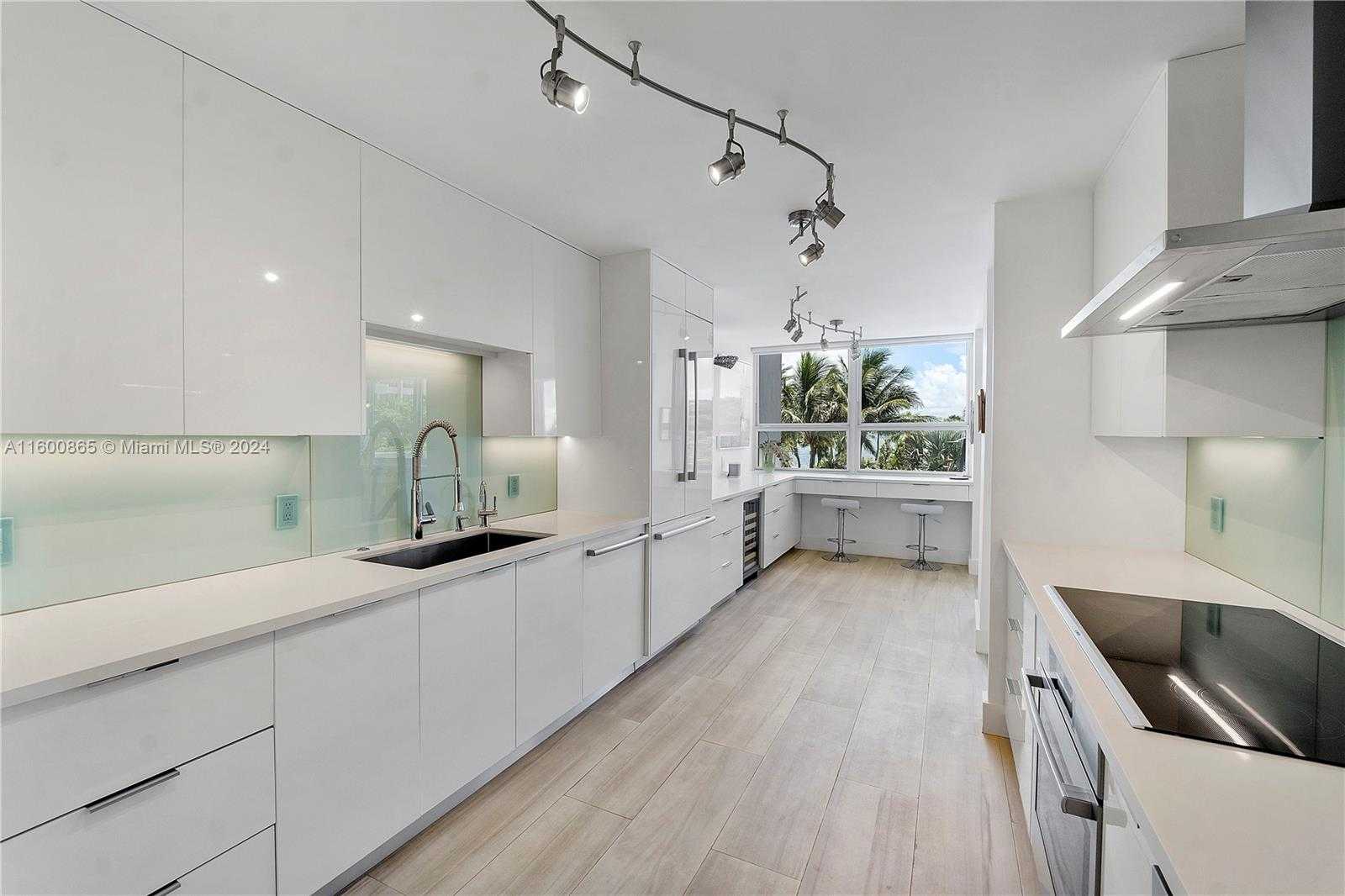 Small Image of 3 GROVE ISLE DR #C202, Miami Number 13