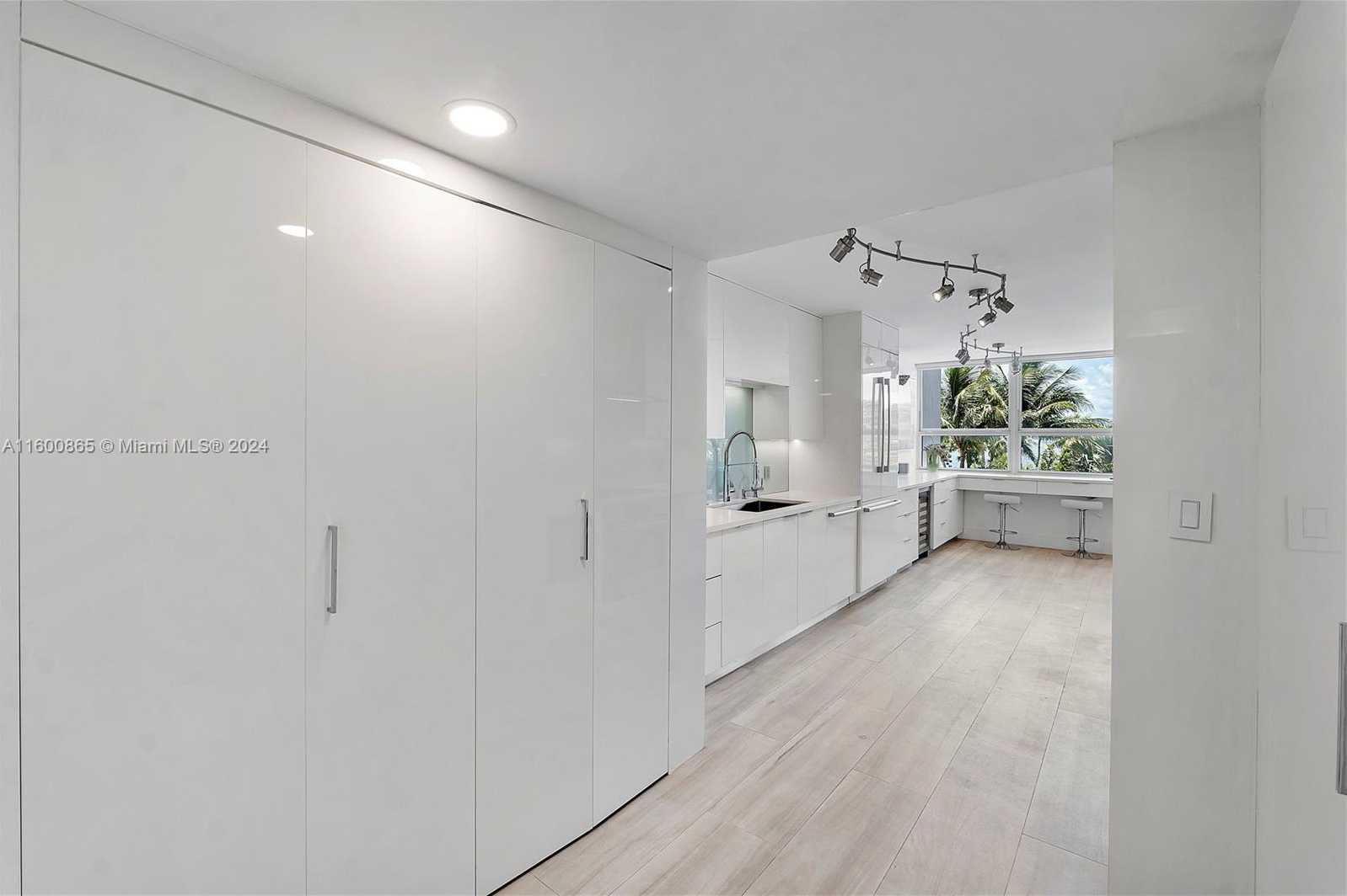 Small Image of 3 GROVE ISLE DR #C202, Miami Number 14