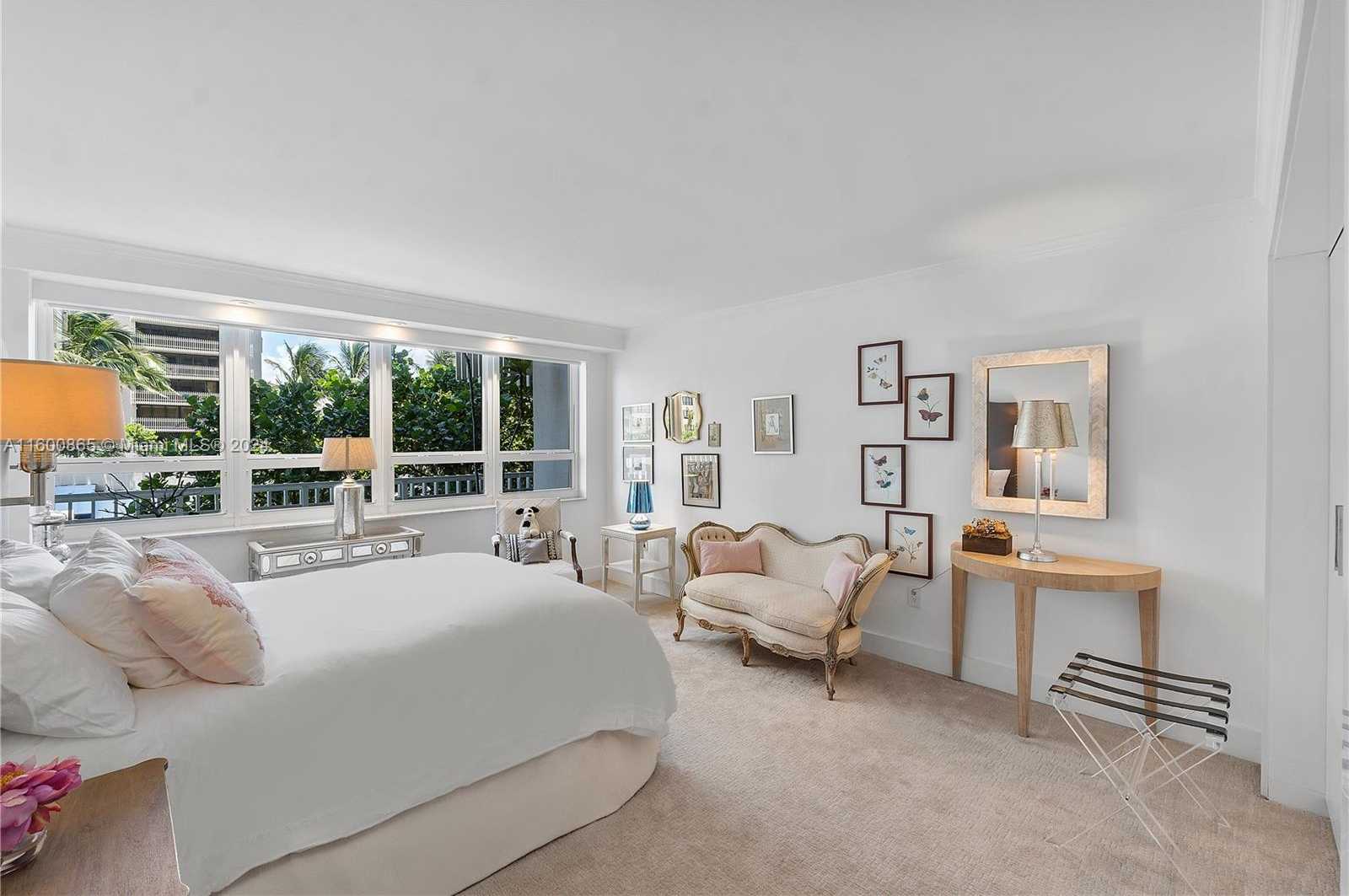 Small Image of 3 GROVE ISLE DR #C202, Miami Number 27
