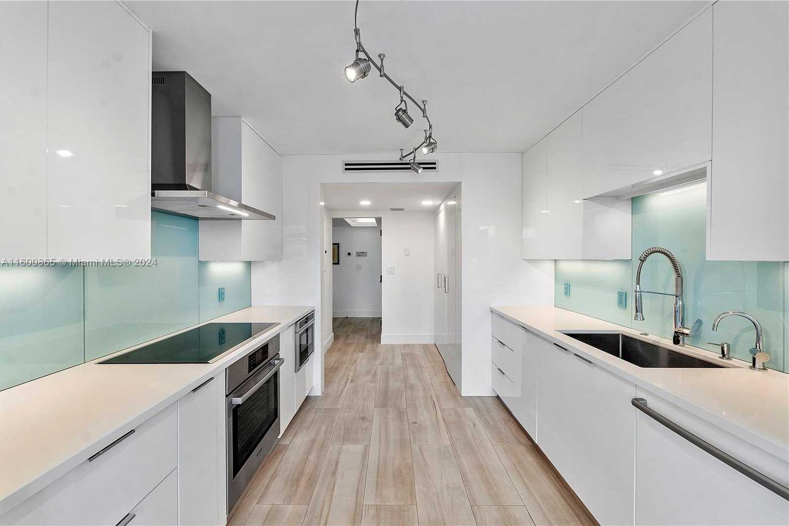 Small Image of 3 GROVE ISLE DR #C202, Miami Number 8