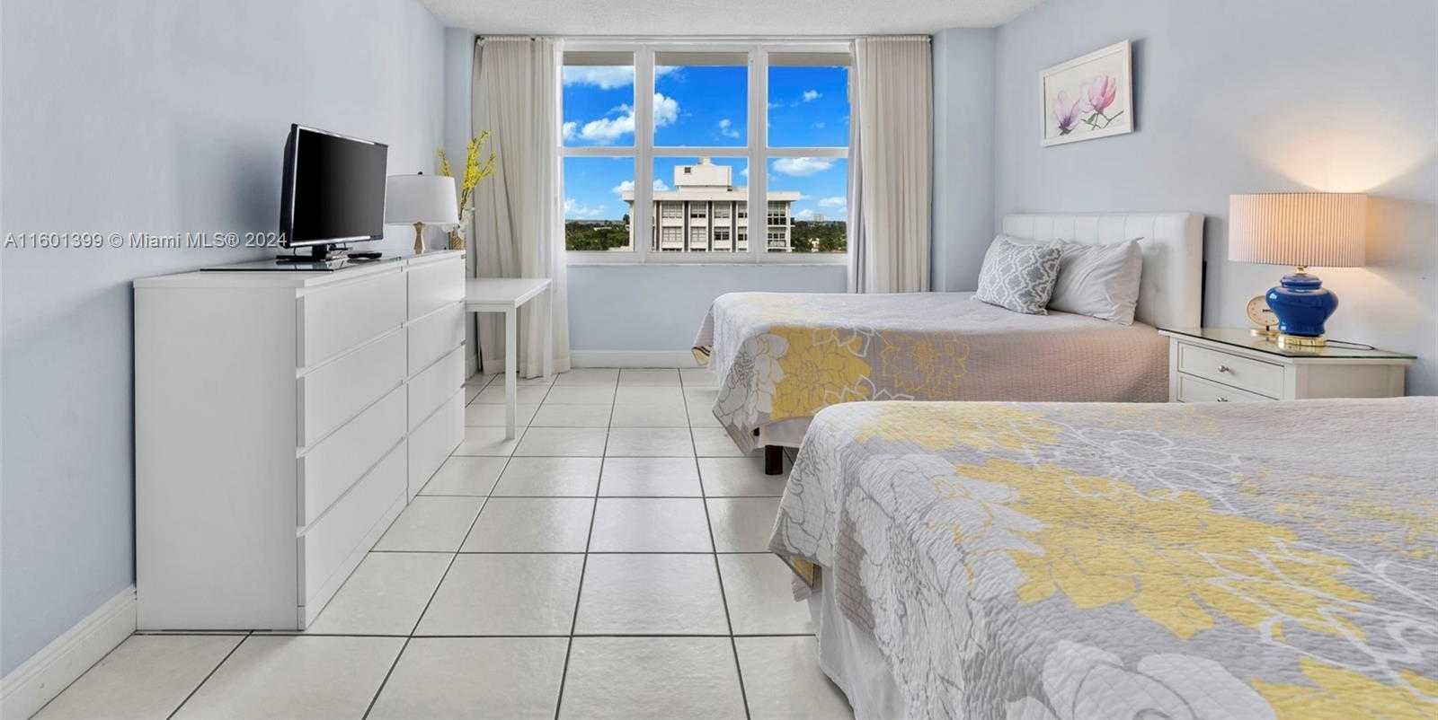 Small Image of 5601 COLLINS AVE #823, Miami Beach Number 17