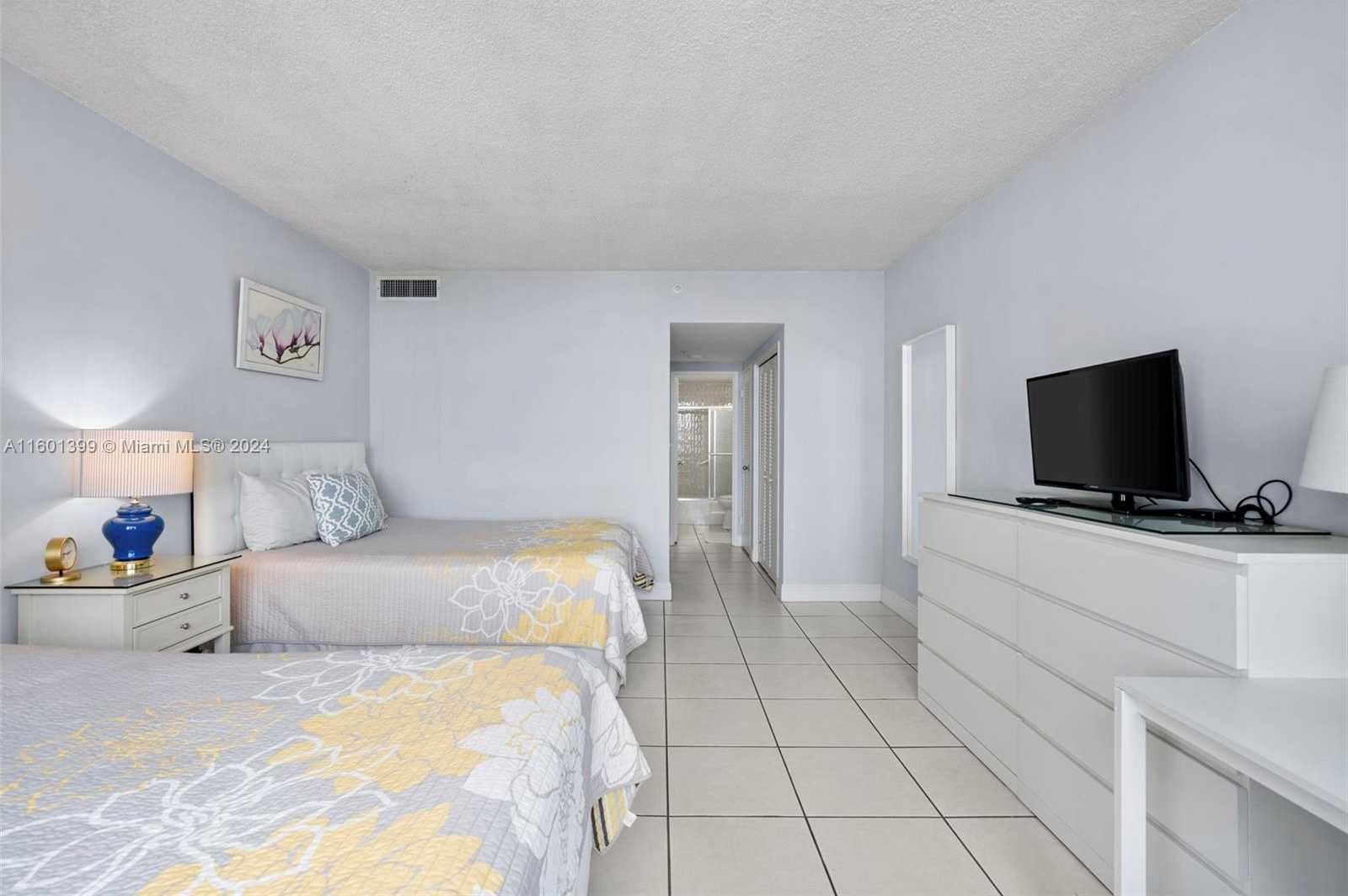Small Image of 5601 COLLINS AVE #823, Miami Beach Number 20
