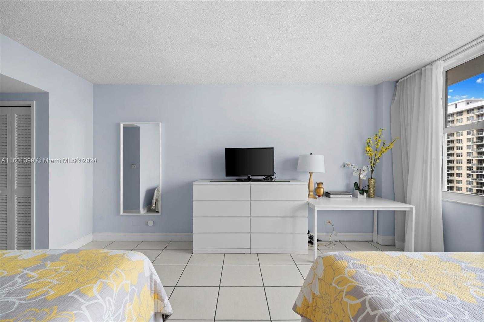 Small Image of 5601 COLLINS AVE #823, Miami Beach Number 21