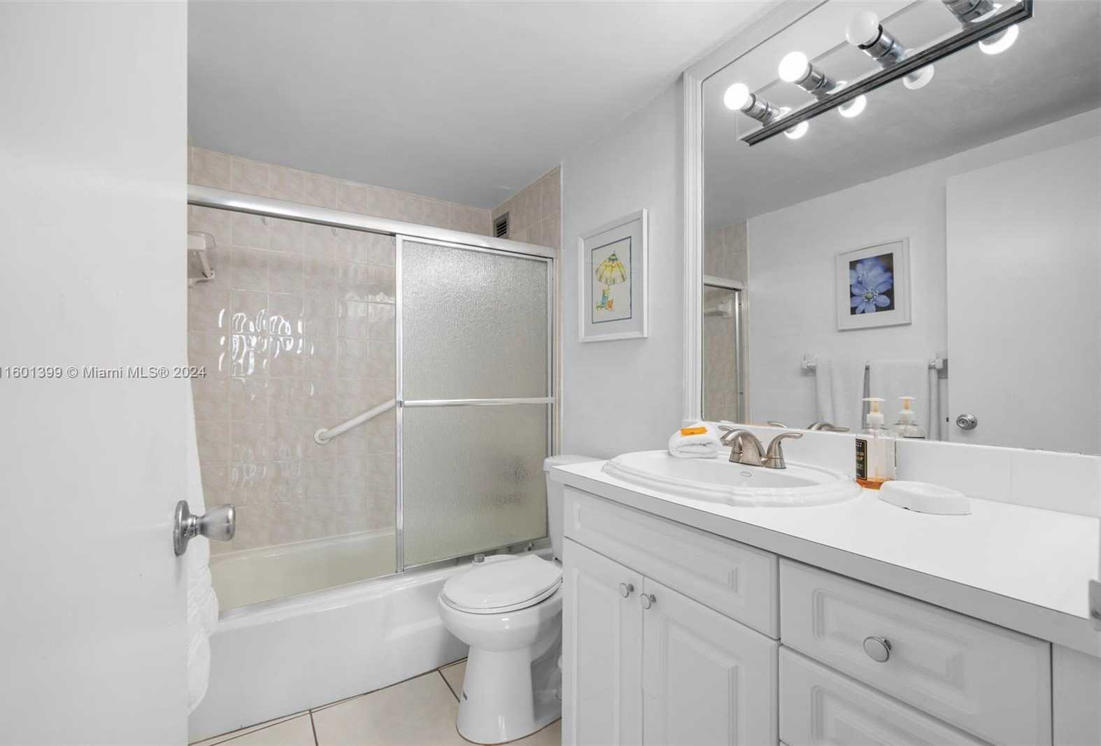 Small Image of 5601 COLLINS AVE #823, Miami Beach Number 22