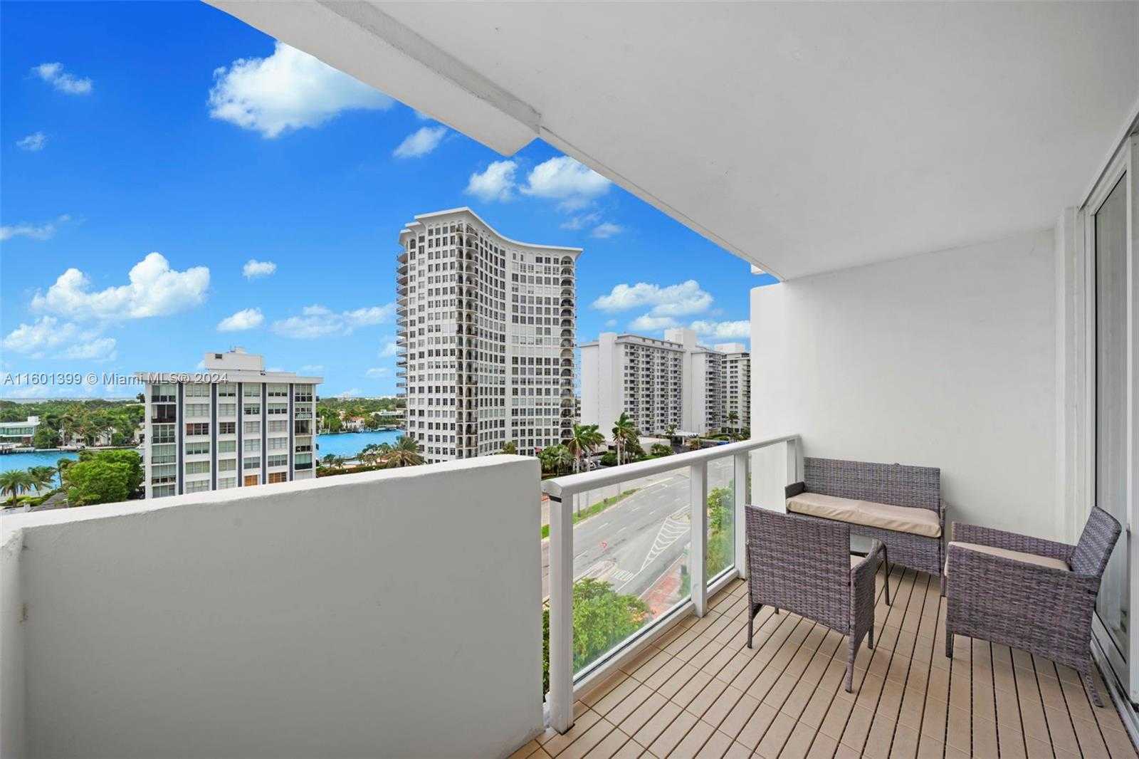 Small Image of 5601 COLLINS AVE #823, Miami Beach Number 23