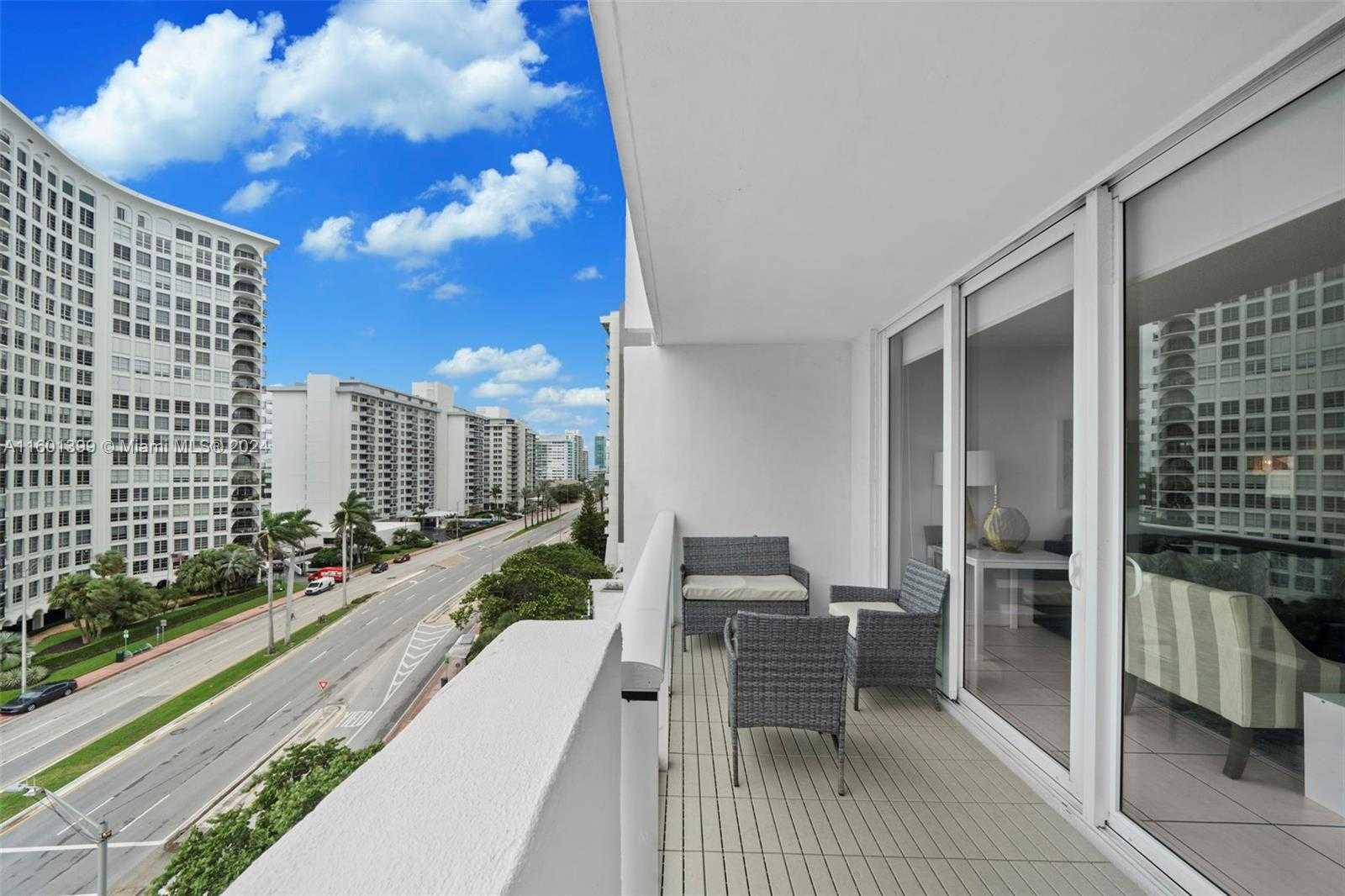 Small Image of 5601 COLLINS AVE #823, Miami Beach Number 25