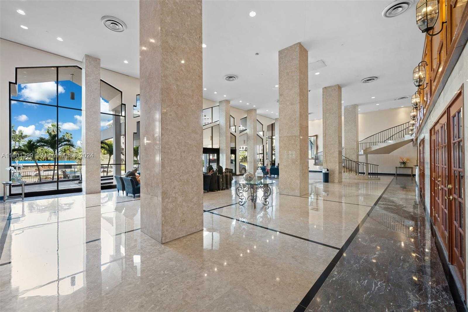 Small Image of 5601 COLLINS AVE #823, Miami Beach Number 27