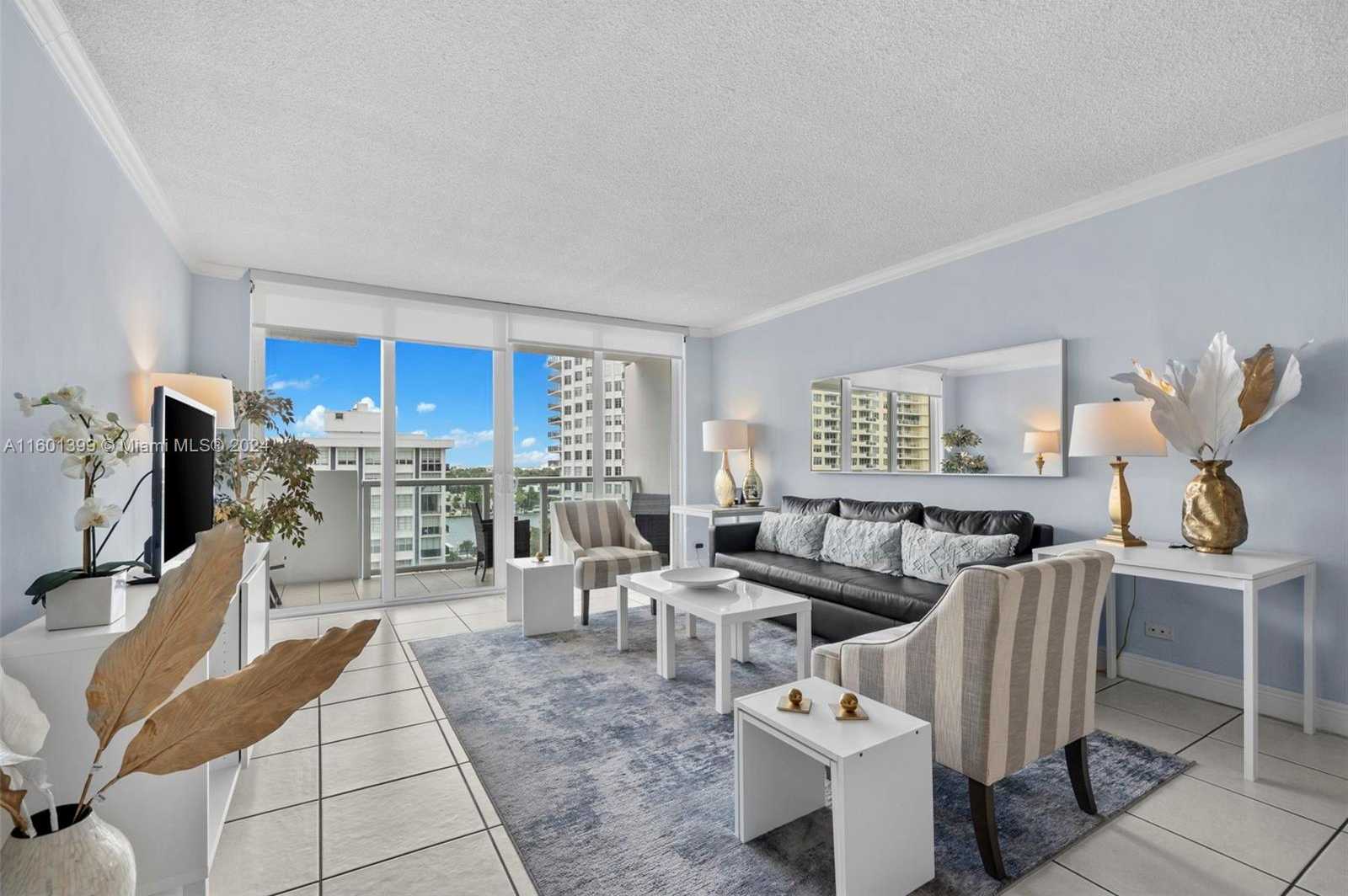 Small Image of 5601 COLLINS AVE #823, Miami Beach Number 6
