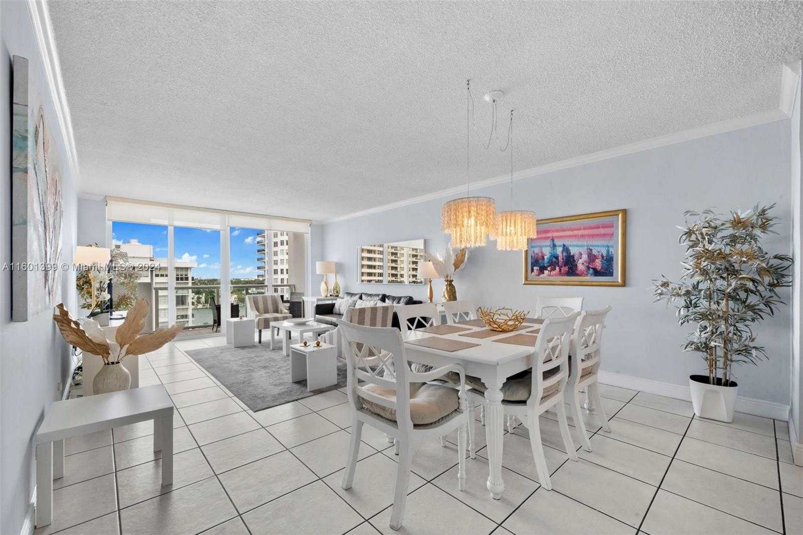 Small Image of 5601 COLLINS AVE #823, Miami Beach Number 9