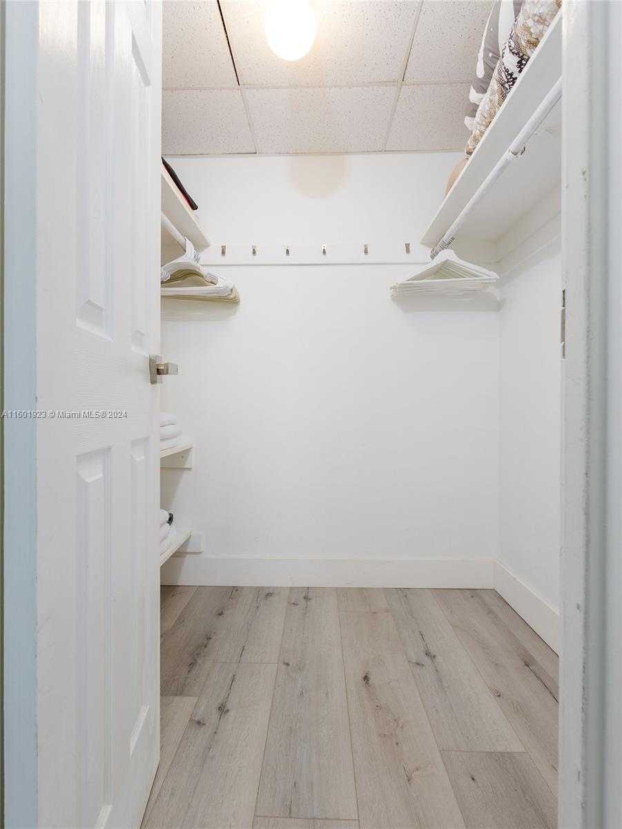 Small Image of 3901 SOUTH OCEAN DR #10P, Hollywood Number 12