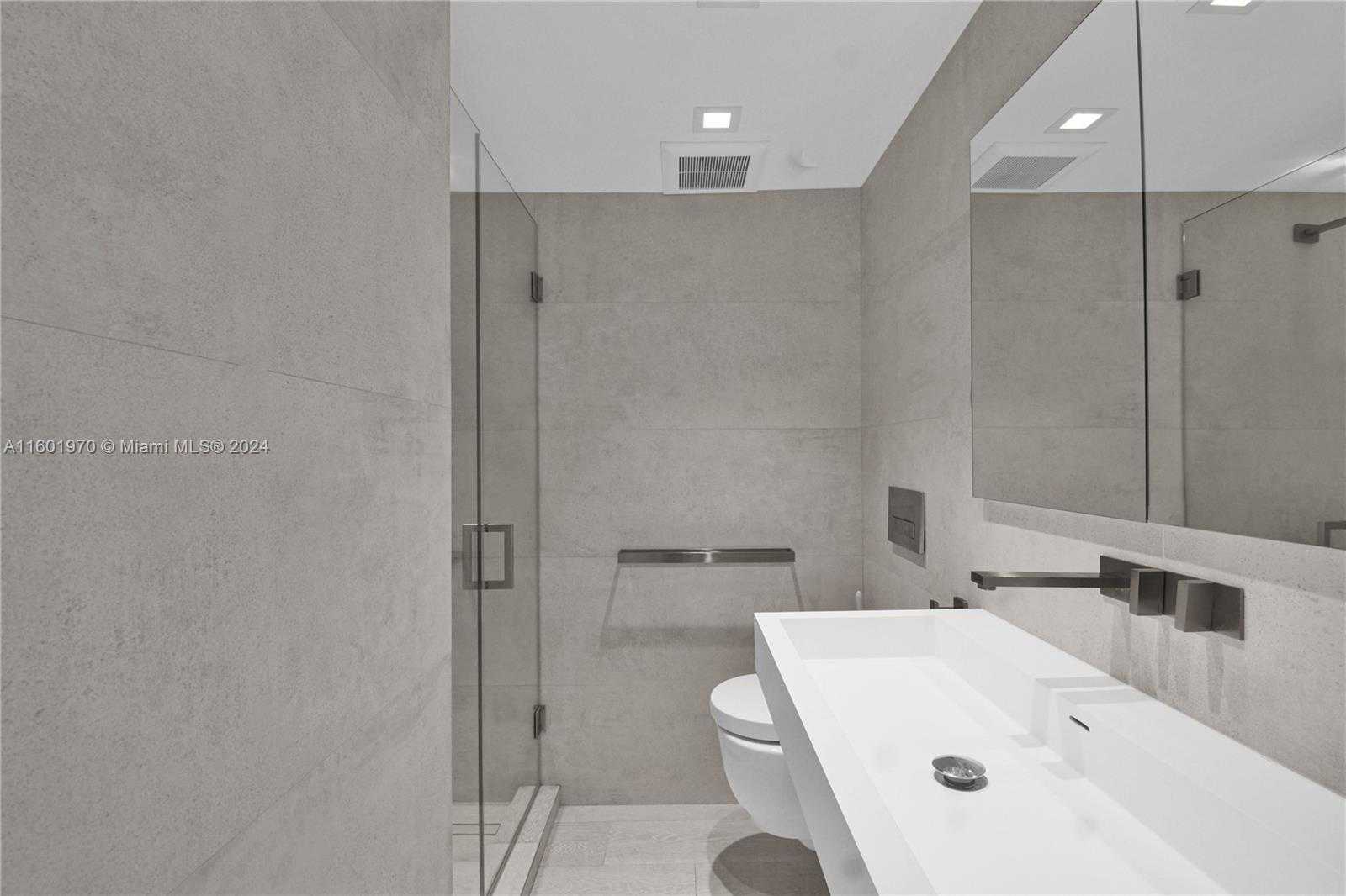 Small Image of 5700 COLLINS AVE #7A, Miami Beach Number 15