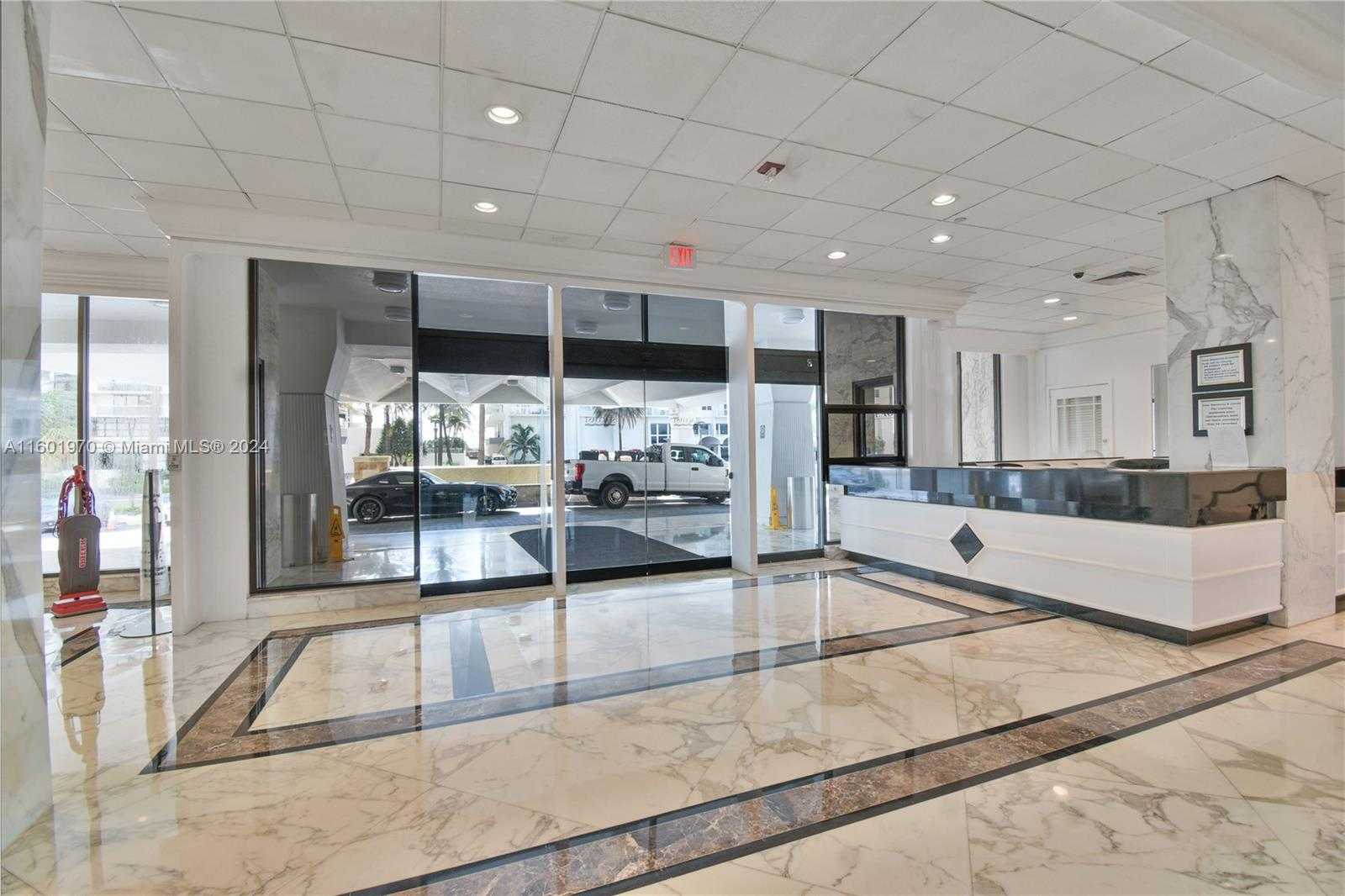 Small Image of 5700 COLLINS AVE #7A, Miami Beach Number 21
