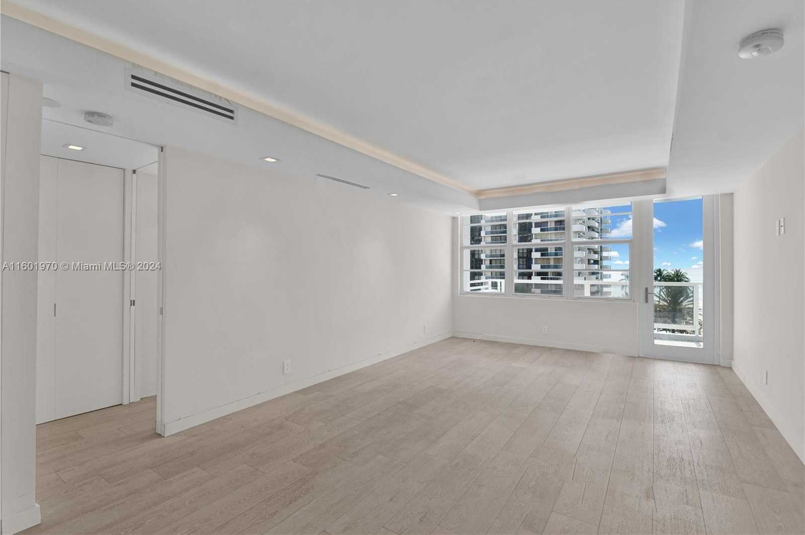 Small Image of 5700 COLLINS AVE #7A, Miami Beach Number 6