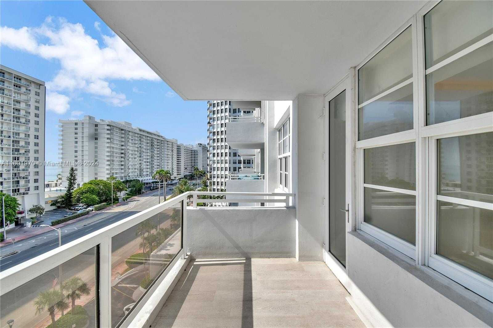 Small Image of 5700 COLLINS AVE #7A, Miami Beach Number 7