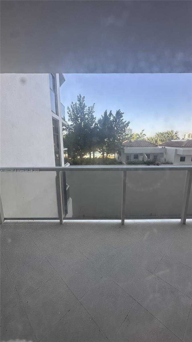 Small Image of 20281 EAST COUNTRY CLUB DR #305, Aventura Number 26