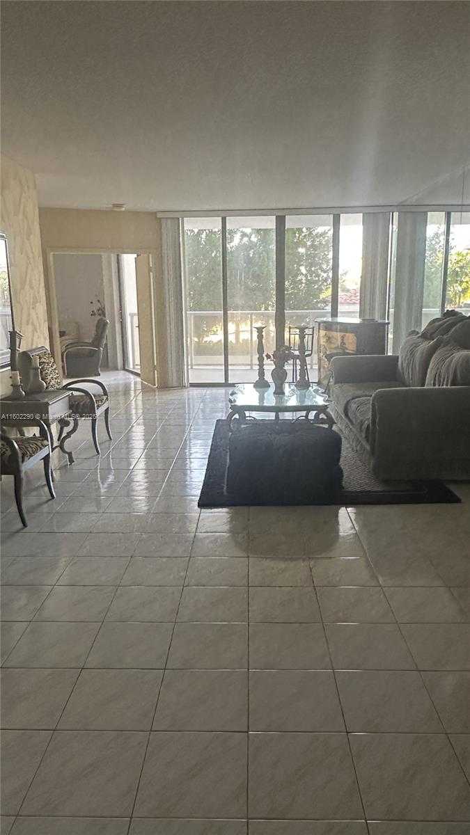 Small Image of 20281 EAST COUNTRY CLUB DR #305, Aventura Number 27