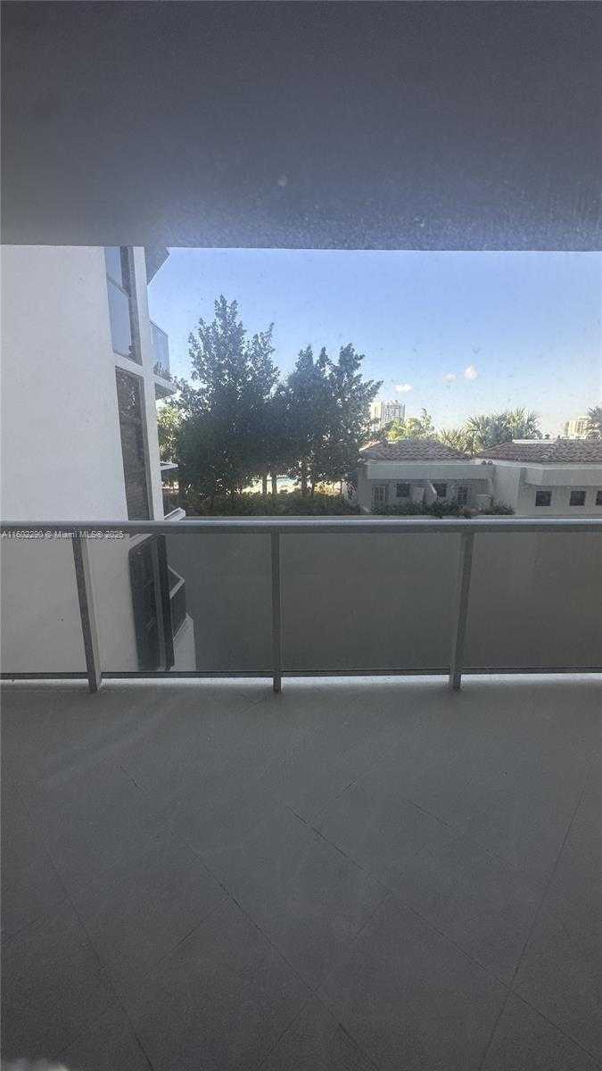 Small Image of 20281 EAST COUNTRY CLUB DR #305, Aventura Number 32