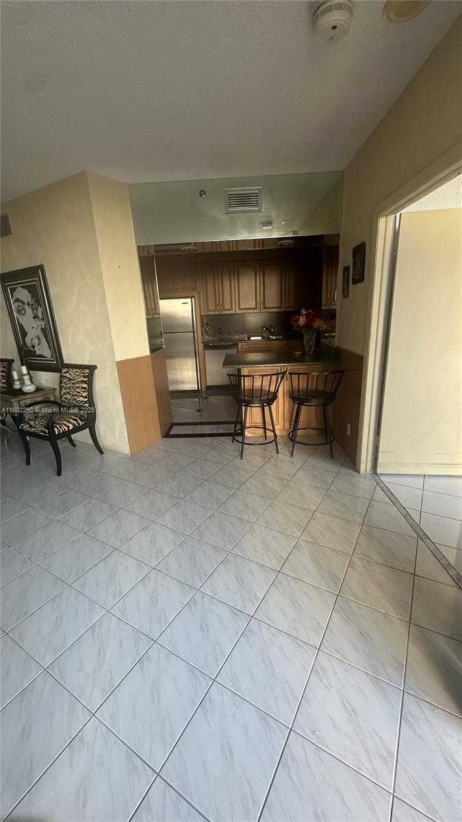 Small Image of 20281 EAST COUNTRY CLUB DR #305, Aventura Number 36