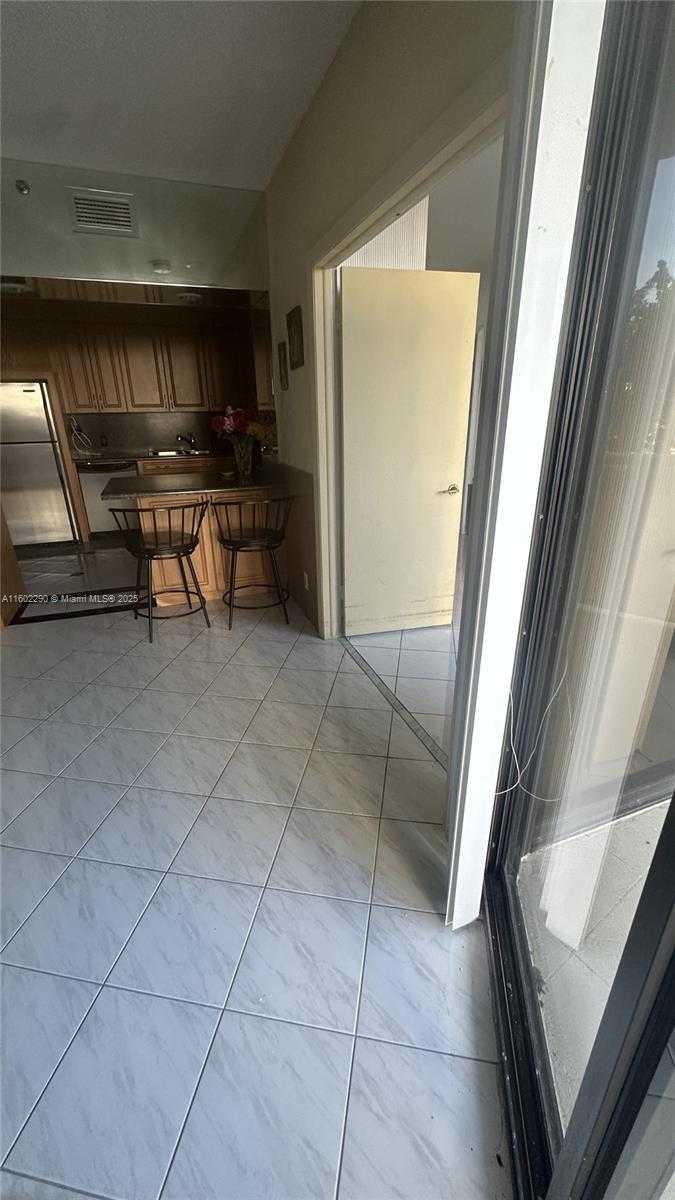 Small Image of 20281 EAST COUNTRY CLUB DR #305, Aventura Number 37