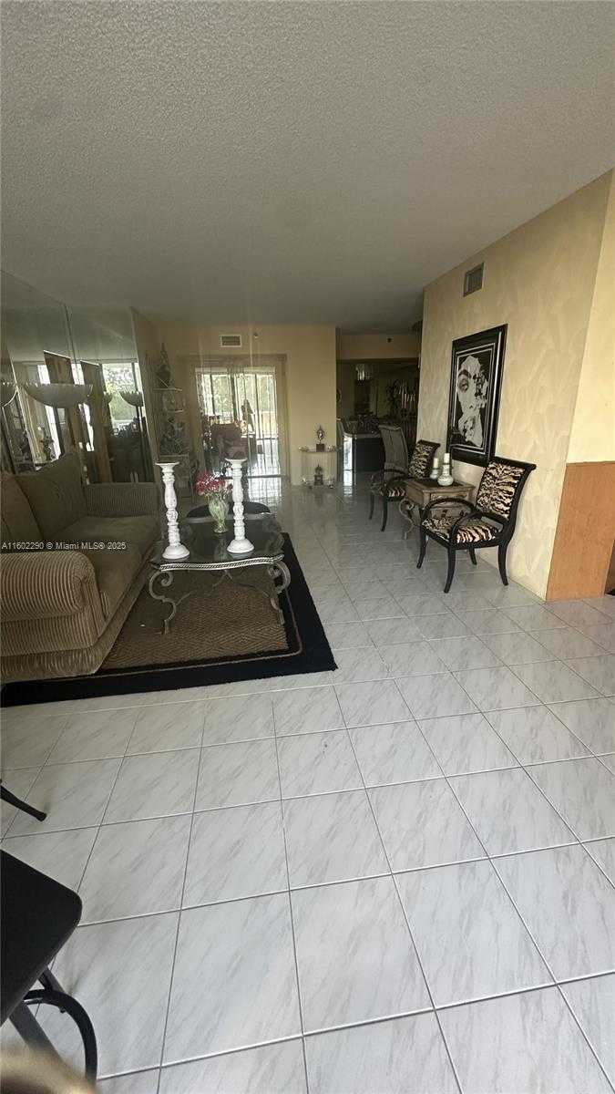 Small Image of 20281 EAST COUNTRY CLUB DR #305, Aventura Number 38