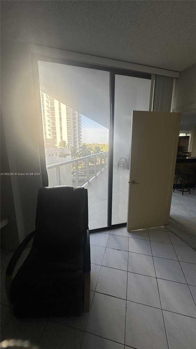 Small Image of 20281 EAST COUNTRY CLUB DR #305, Aventura Number 41