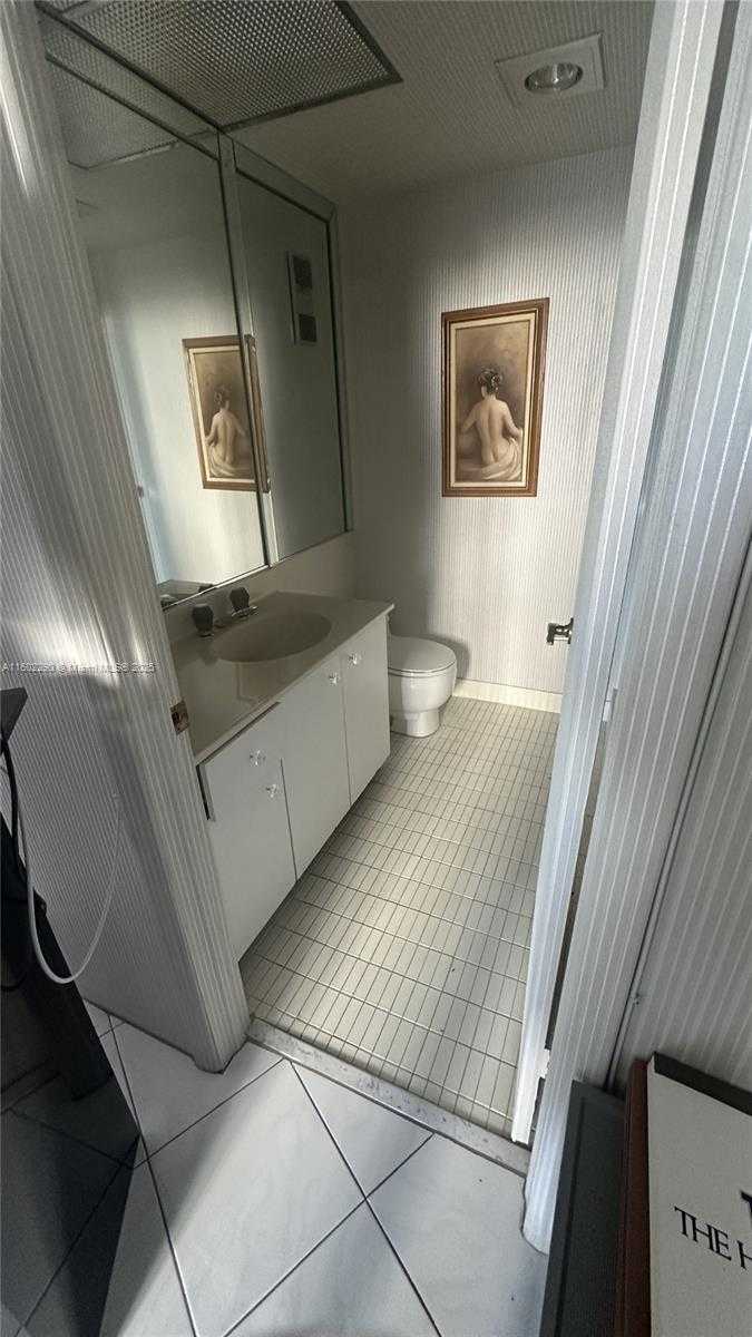 Small Image of 20281 EAST COUNTRY CLUB DR #305, Aventura Number 42