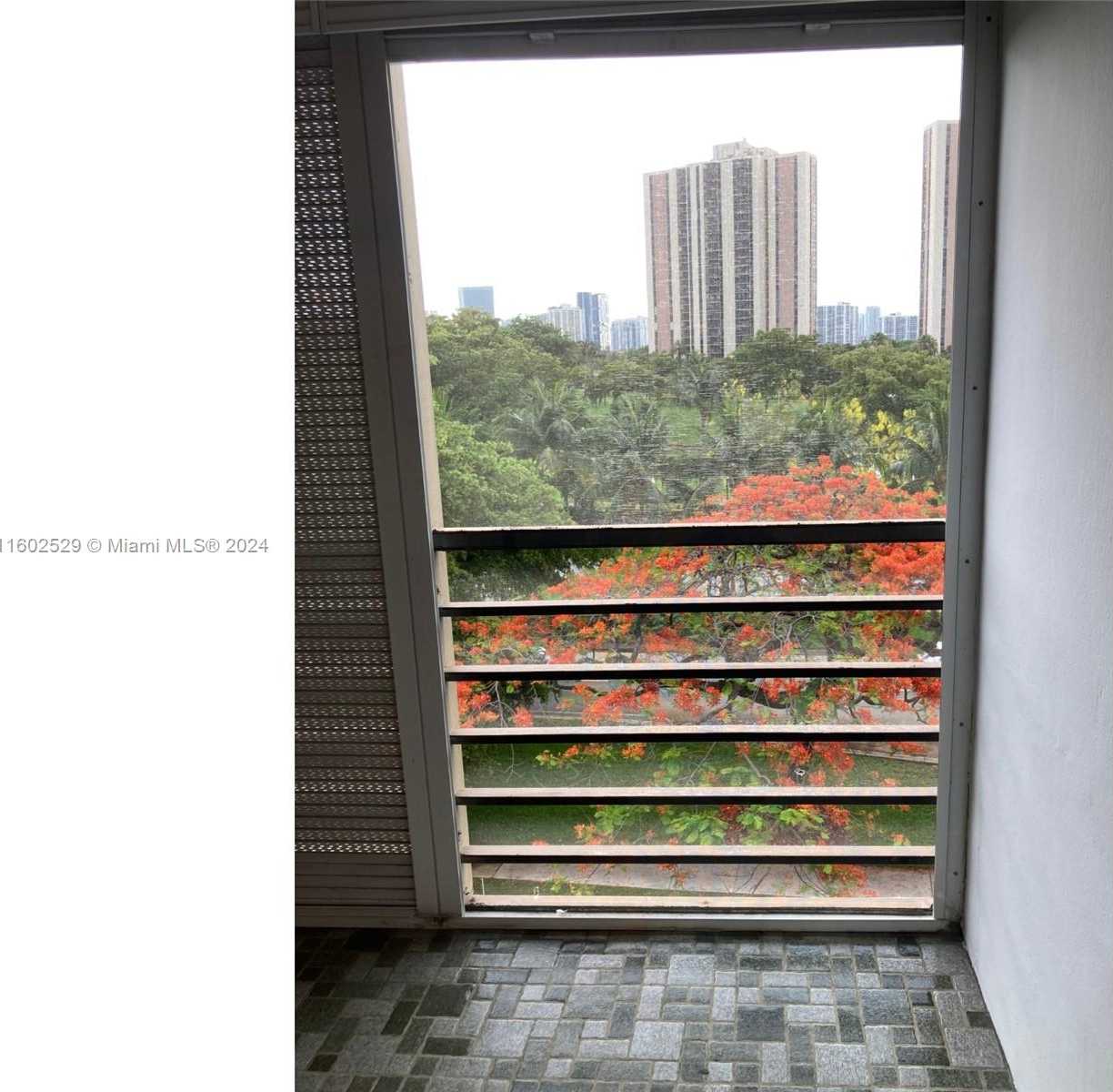 Small Image of 20500 WEST COUNTRY CLUB DR #517, Aventura Number 18