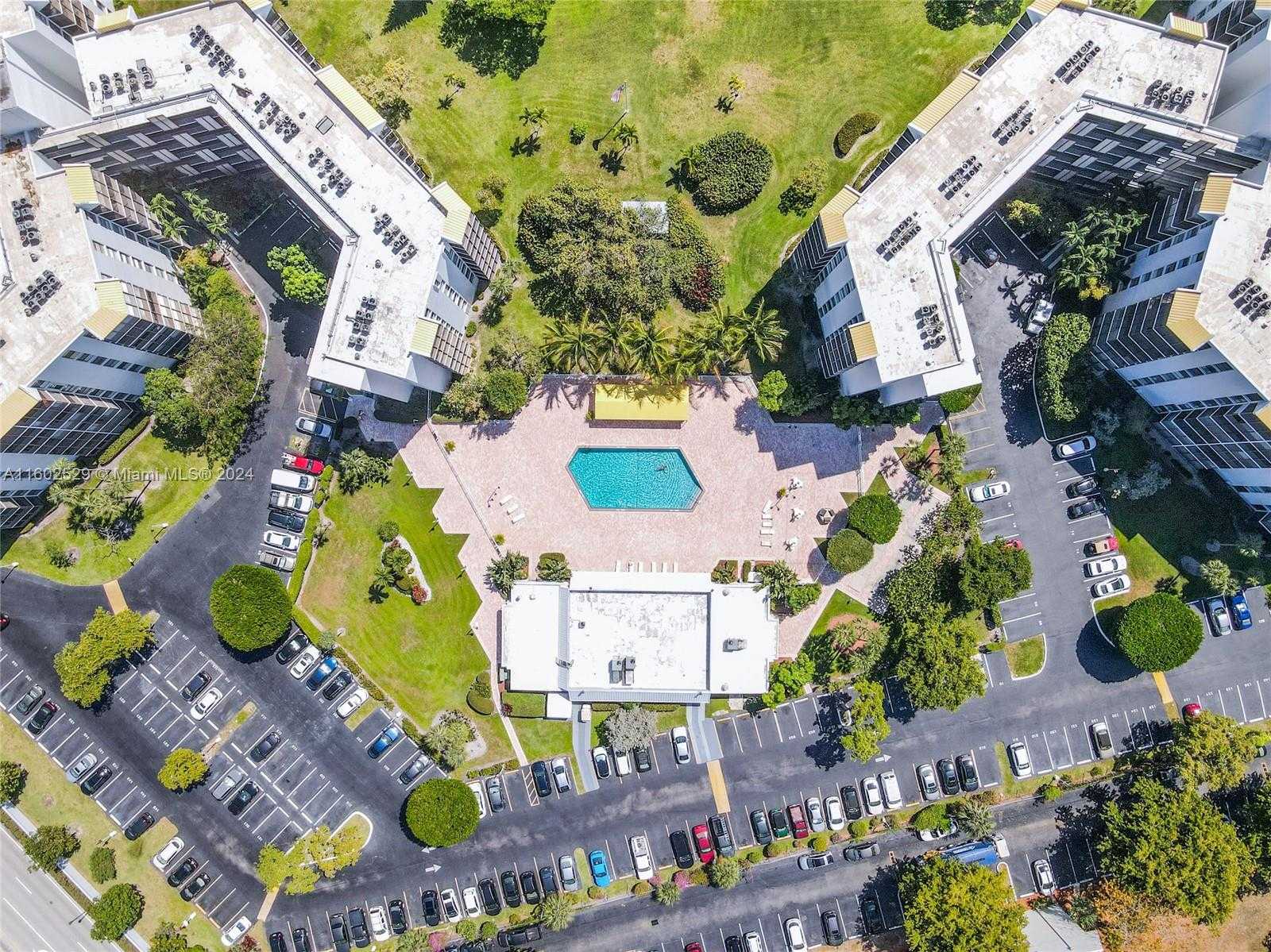 Small Image of 20500 WEST COUNTRY CLUB DR #517, Aventura Number 23