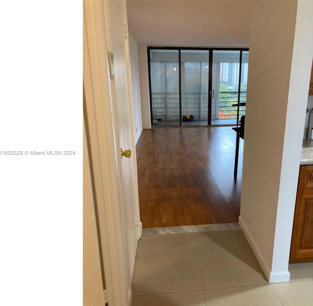 Small Image of 20500 WEST COUNTRY CLUB DR #517, Aventura Number 6