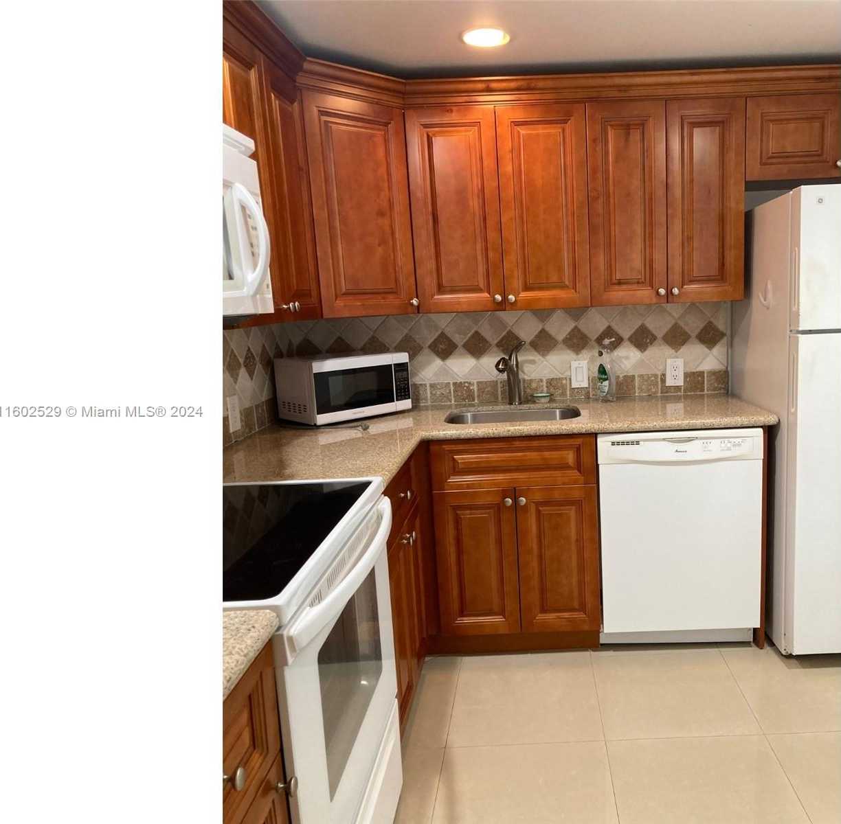 Small Image of 20500 WEST COUNTRY CLUB DR #517, Aventura Number 7
