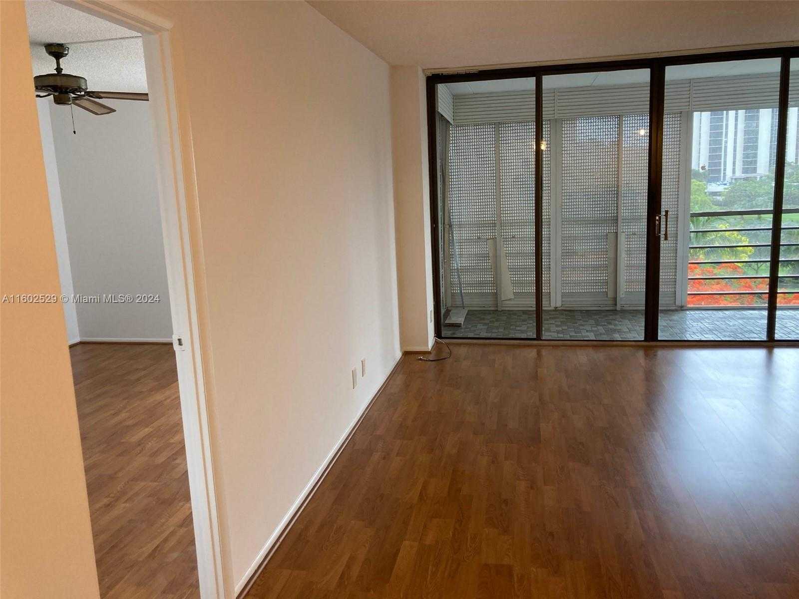 Small Image of 20500 WEST COUNTRY CLUB DR #517, Aventura Number 9