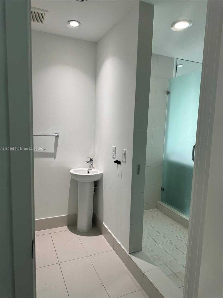 Small Image of 501 NORTH EAST 31ST ST #2304, Miami Number 11