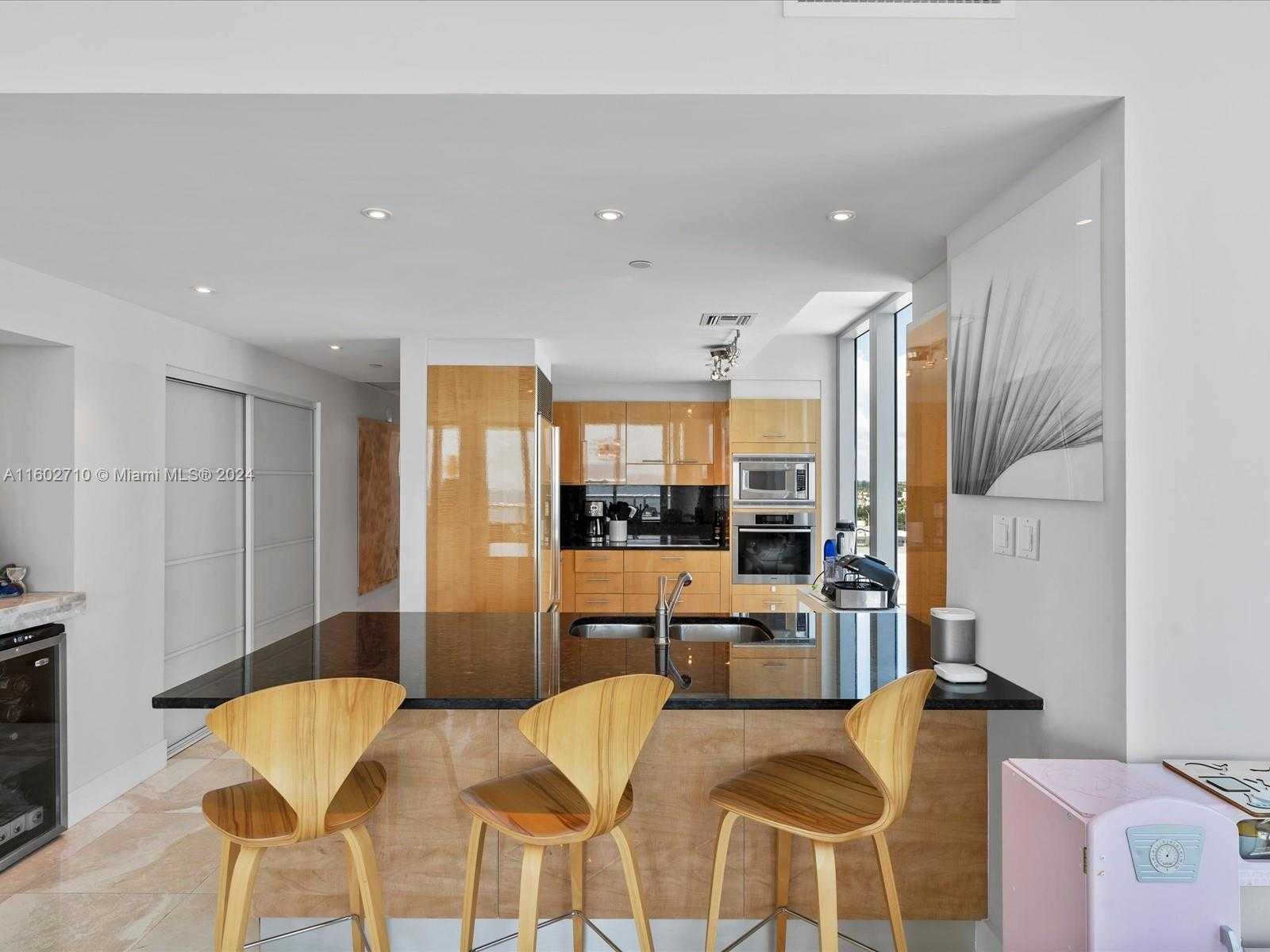 Small Image of 6799 COLLINS AVE #702, Miami Beach Number 17