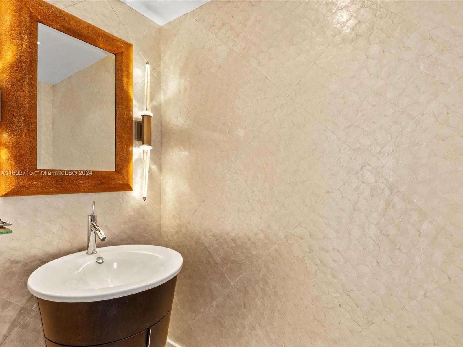 Small Image of 6799 COLLINS AVE #702, Miami Beach Number 19