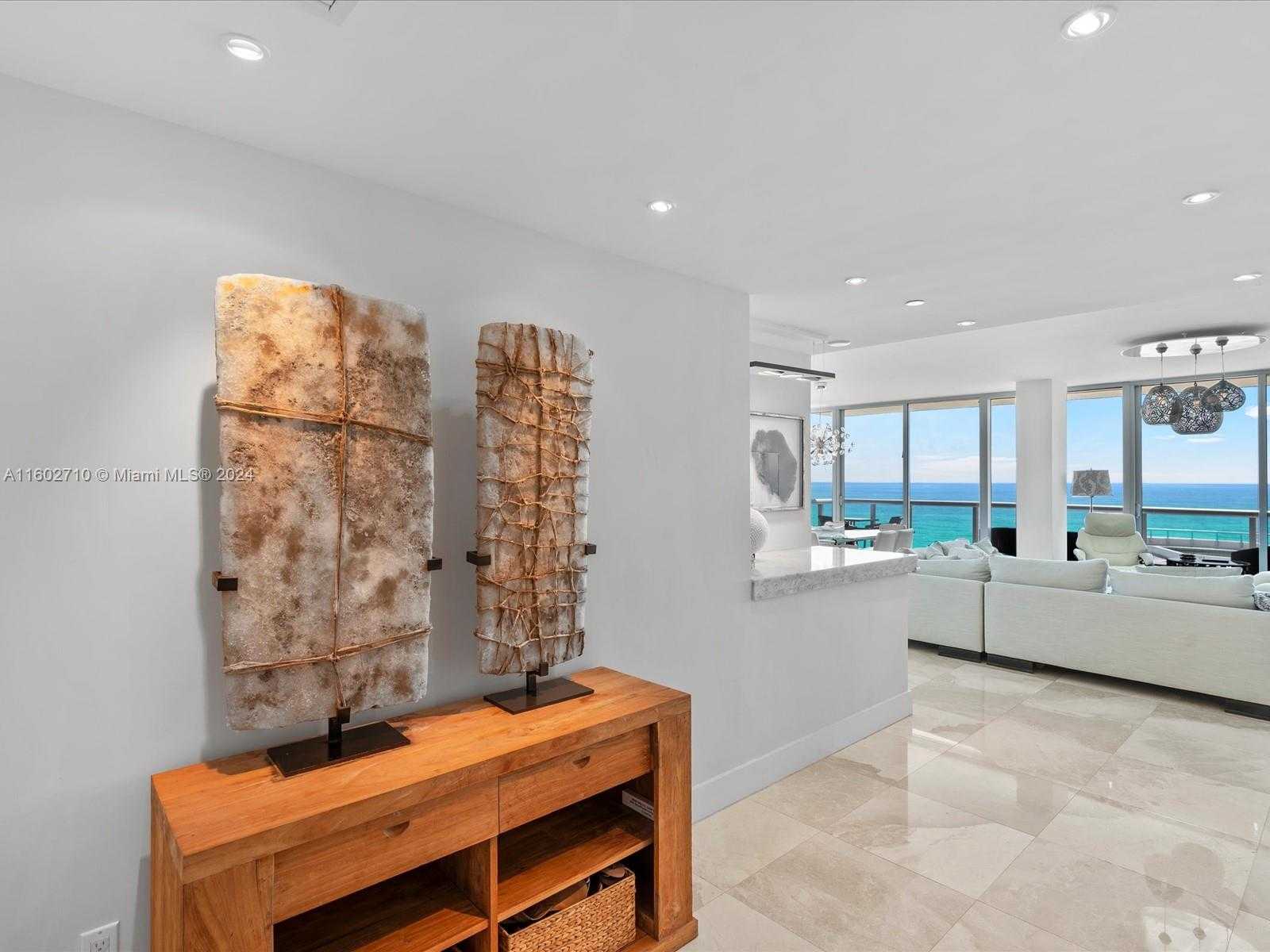 Small Image of 6799 COLLINS AVE #702, Miami Beach Number 3