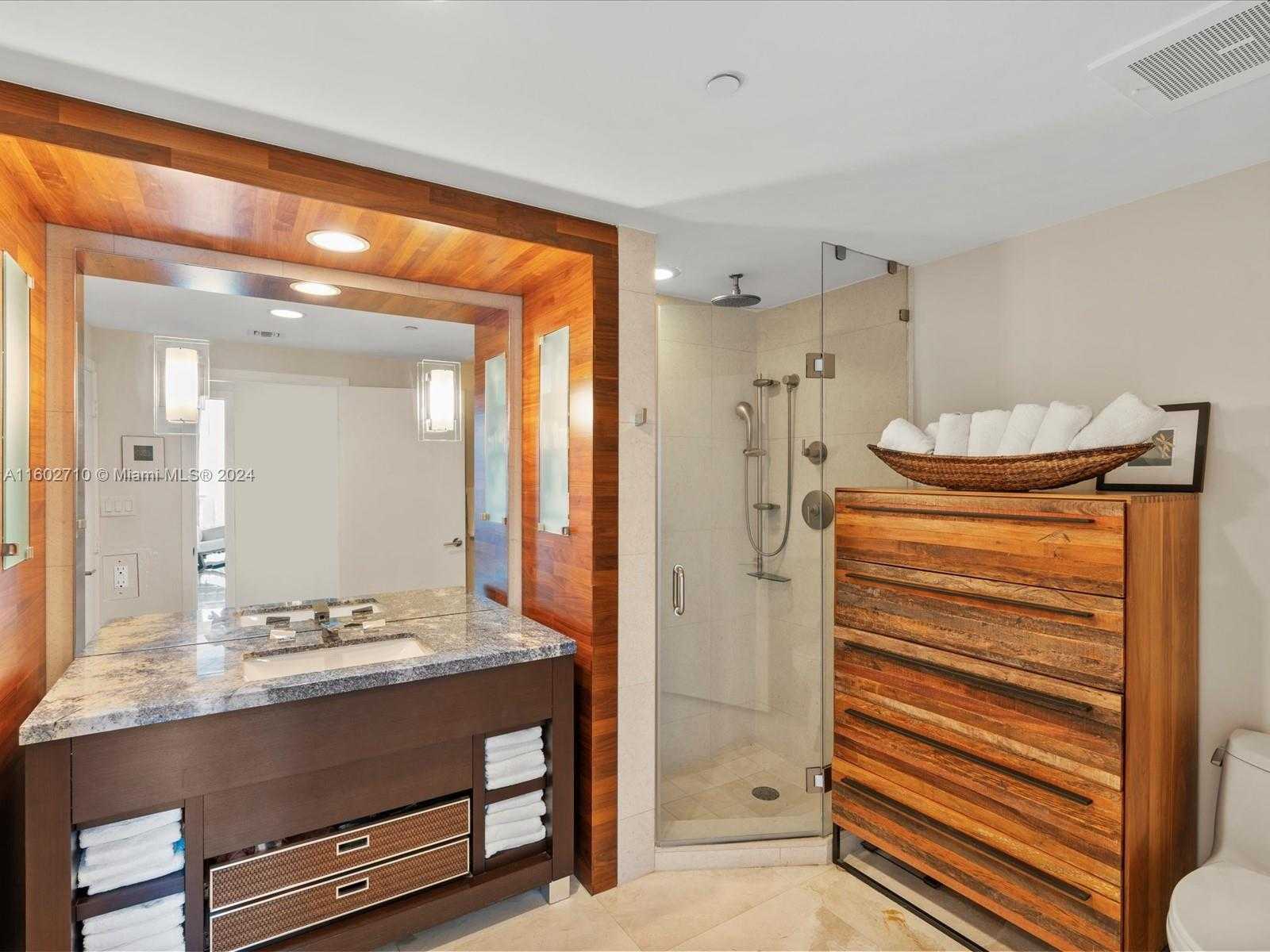 Small Image of 6799 COLLINS AVE #702, Miami Beach Number 30