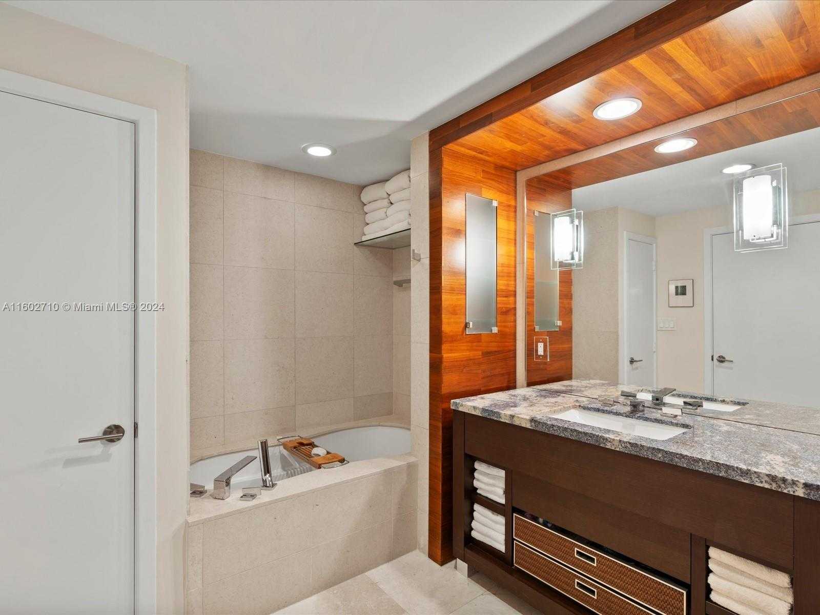 Small Image of 6799 COLLINS AVE #702, Miami Beach Number 31