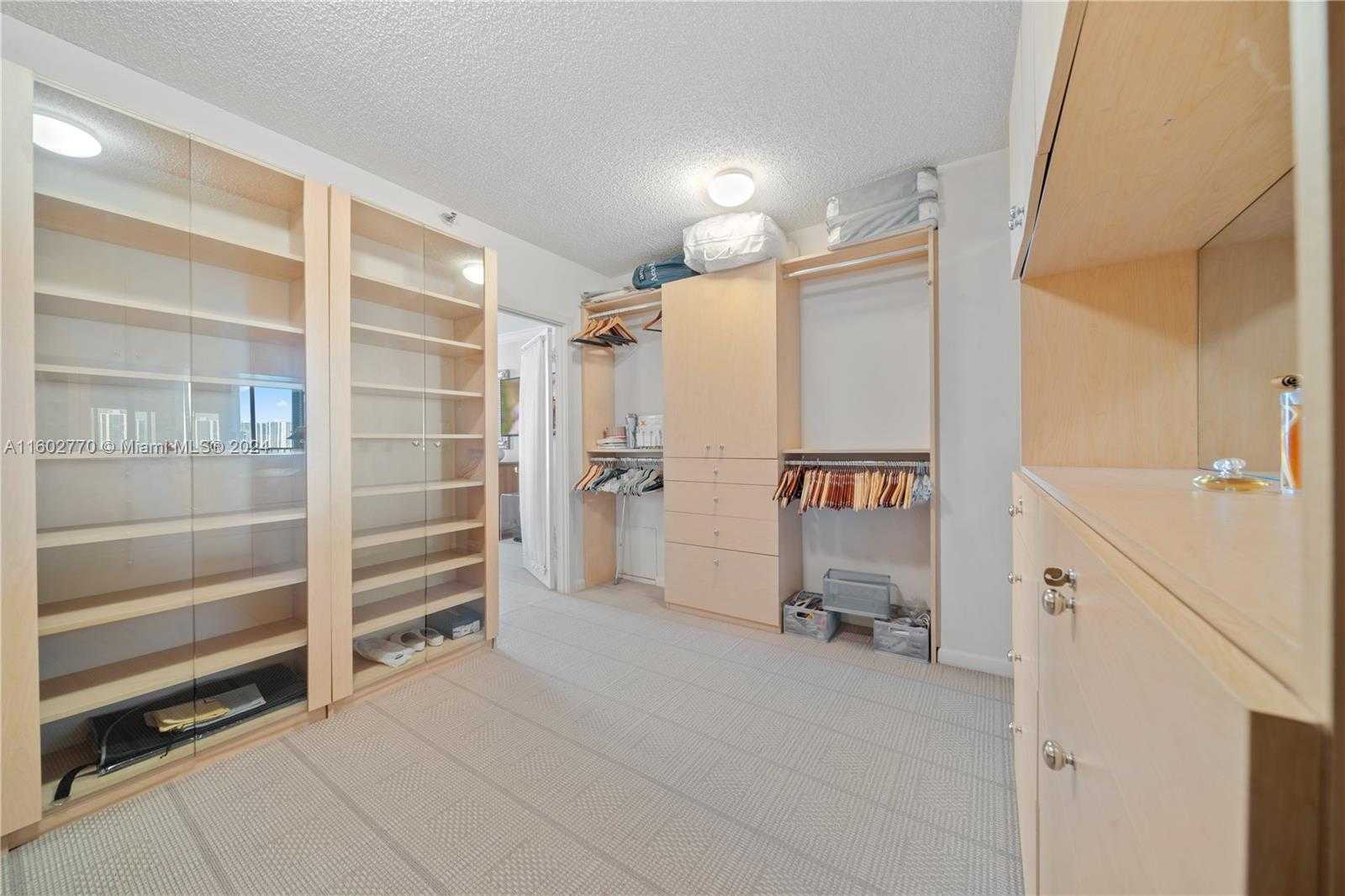 Small Image of 19707 TURNBERRY WAY #6K, Aventura Number 17