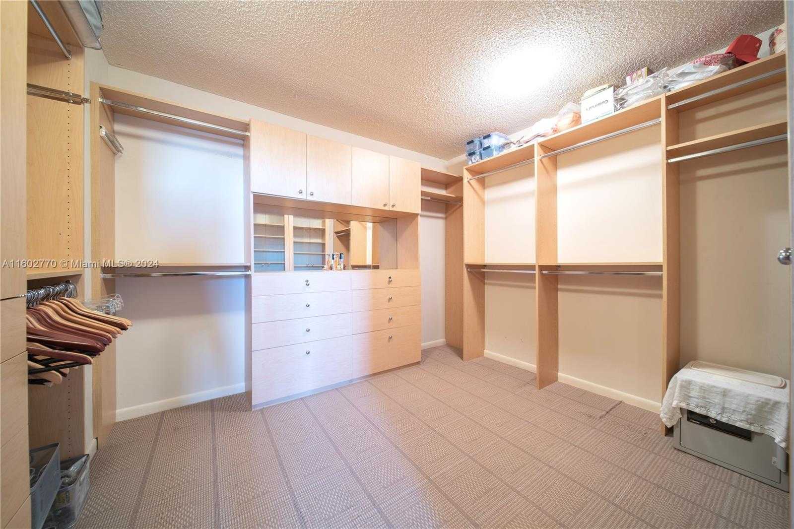 Small Image of 19707 TURNBERRY WAY #6K, Aventura Number 18