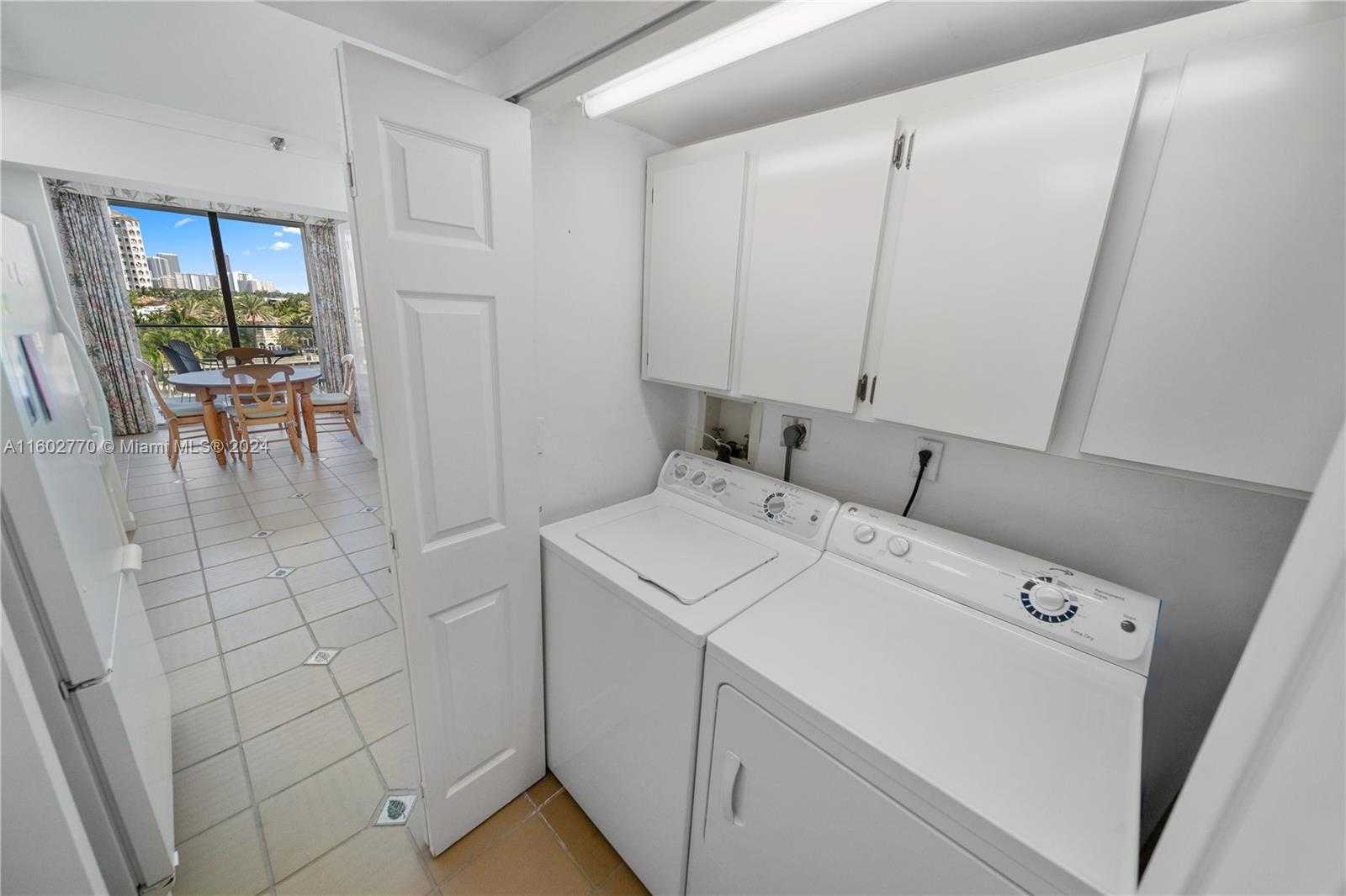 Small Image of 19707 TURNBERRY WAY #6K, Aventura Number 25