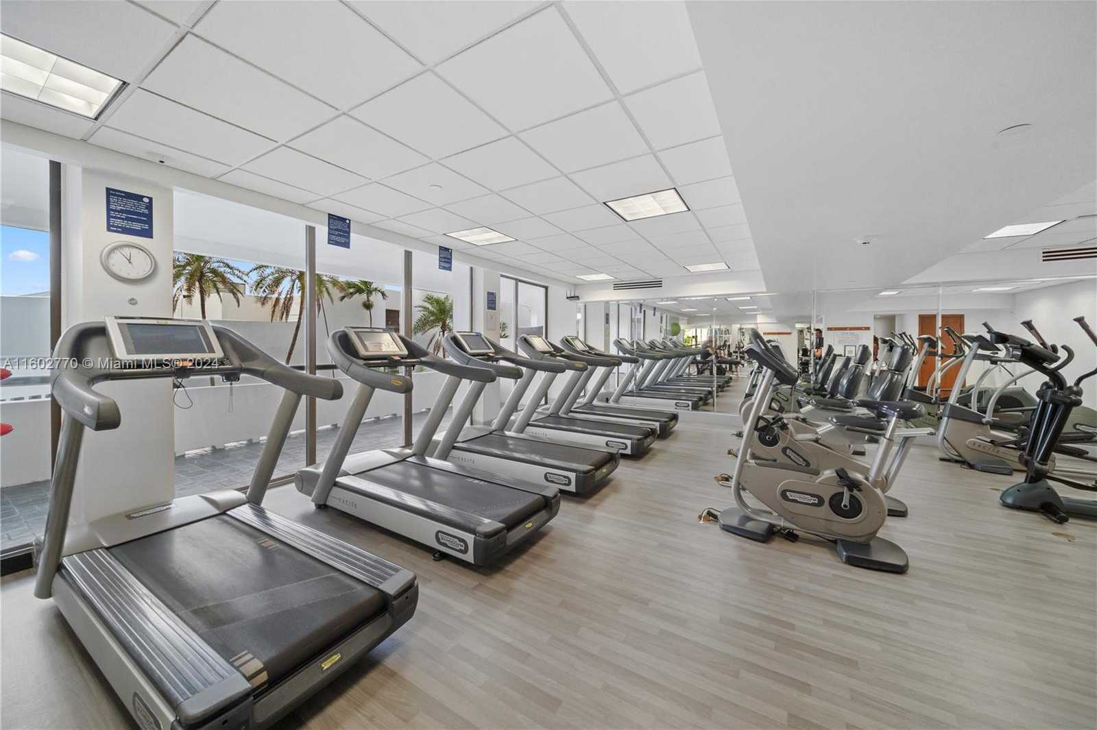 Small Image of 19707 TURNBERRY WAY #6K, Aventura Number 33