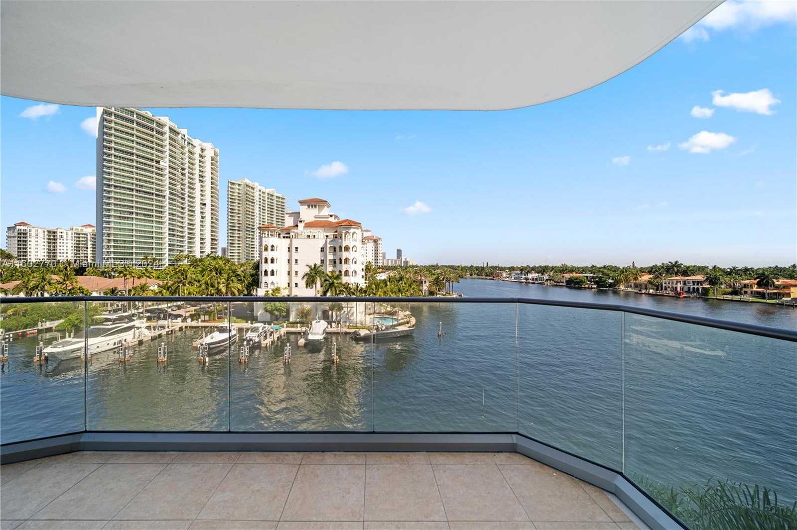 Small Image of 19707 TURNBERRY WAY #6K, Aventura Number 4